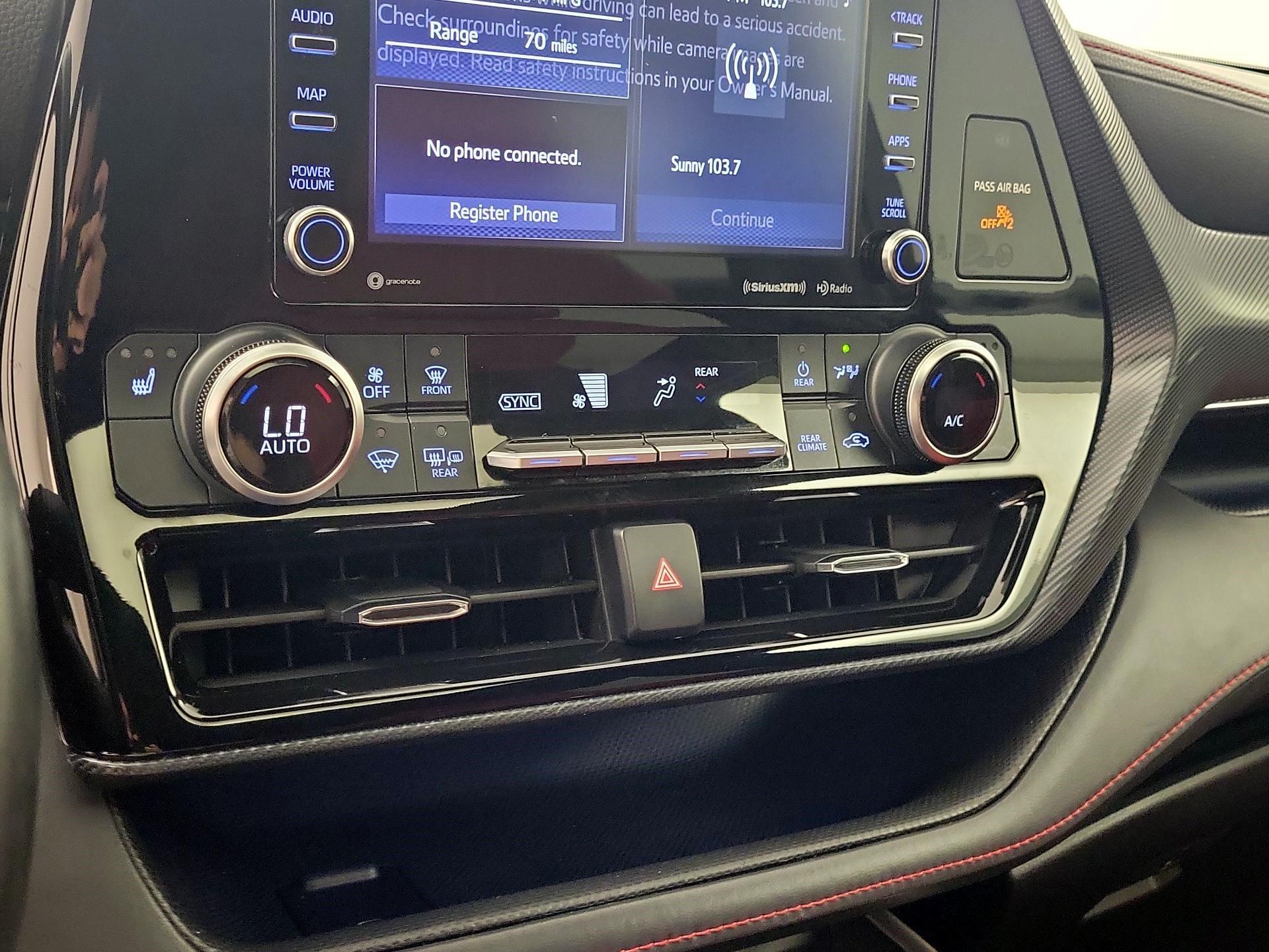 Thumbnail: 2021 Toyota Highlander - 14