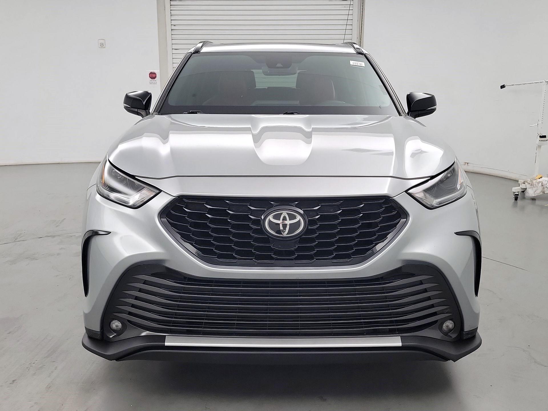 Thumbnail: 2021 Toyota Highlander - 2