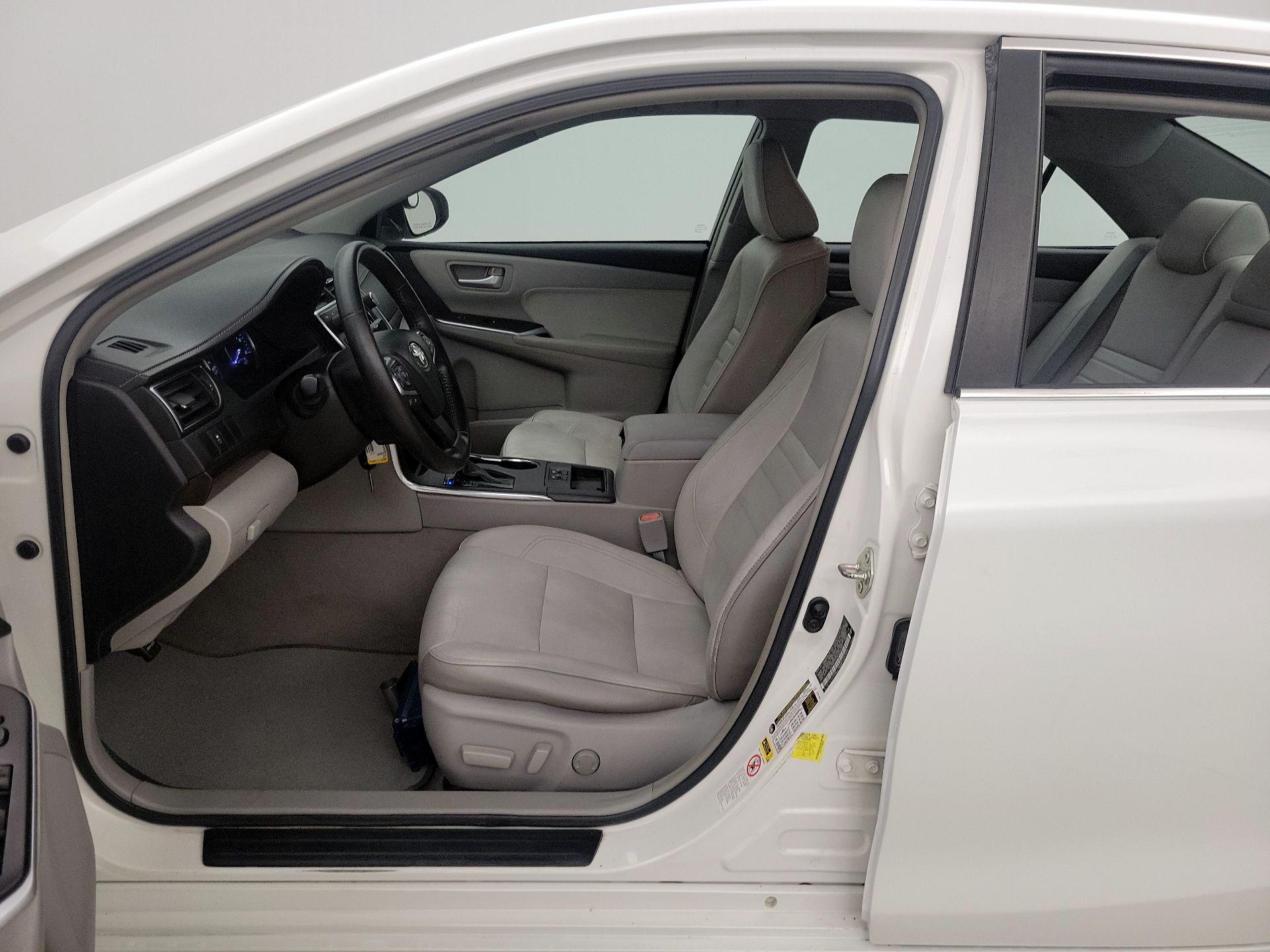 Thumbnail: 2015 Toyota Camry - 11