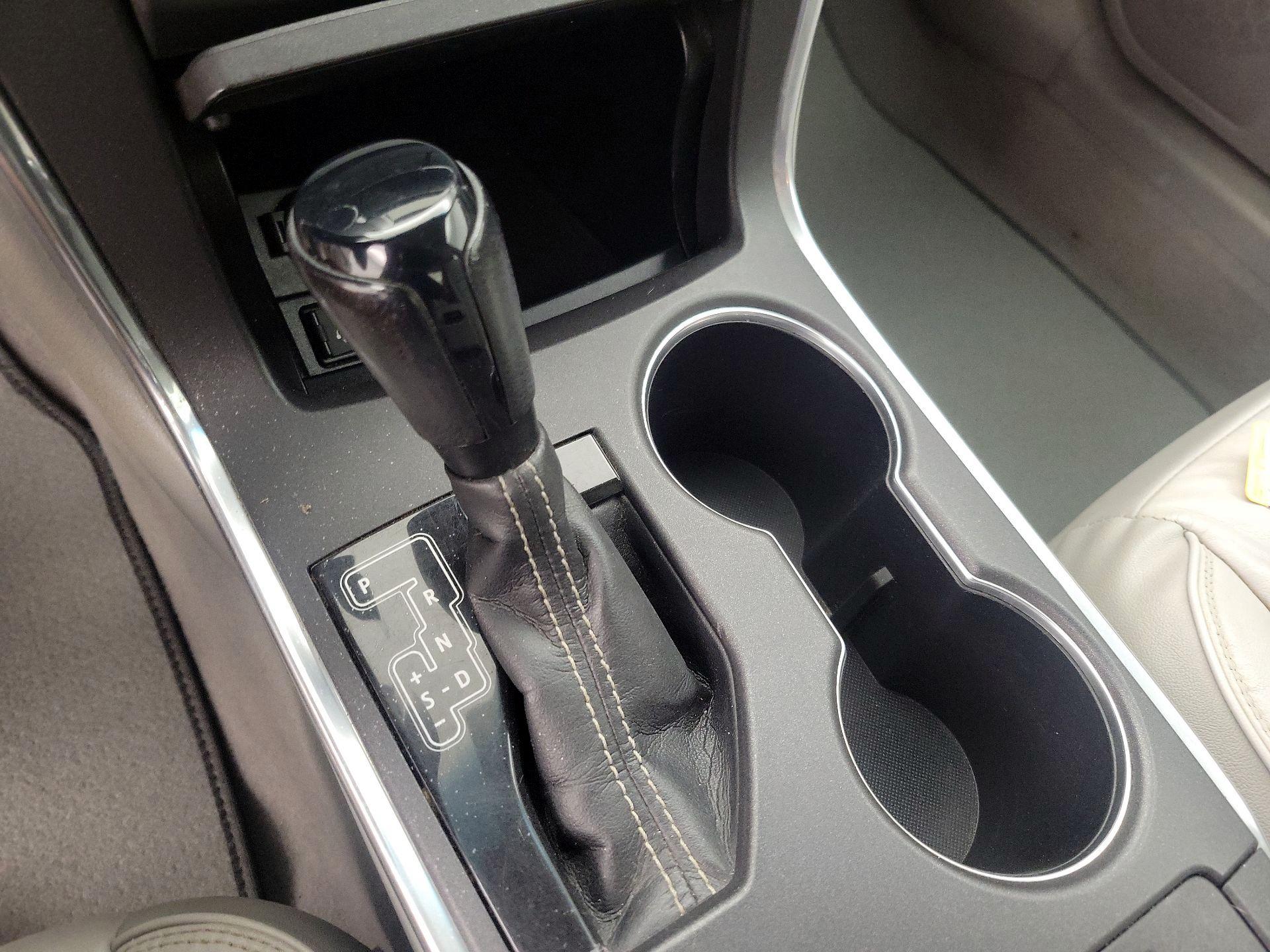 Thumbnail: 2015 Toyota Camry - 16