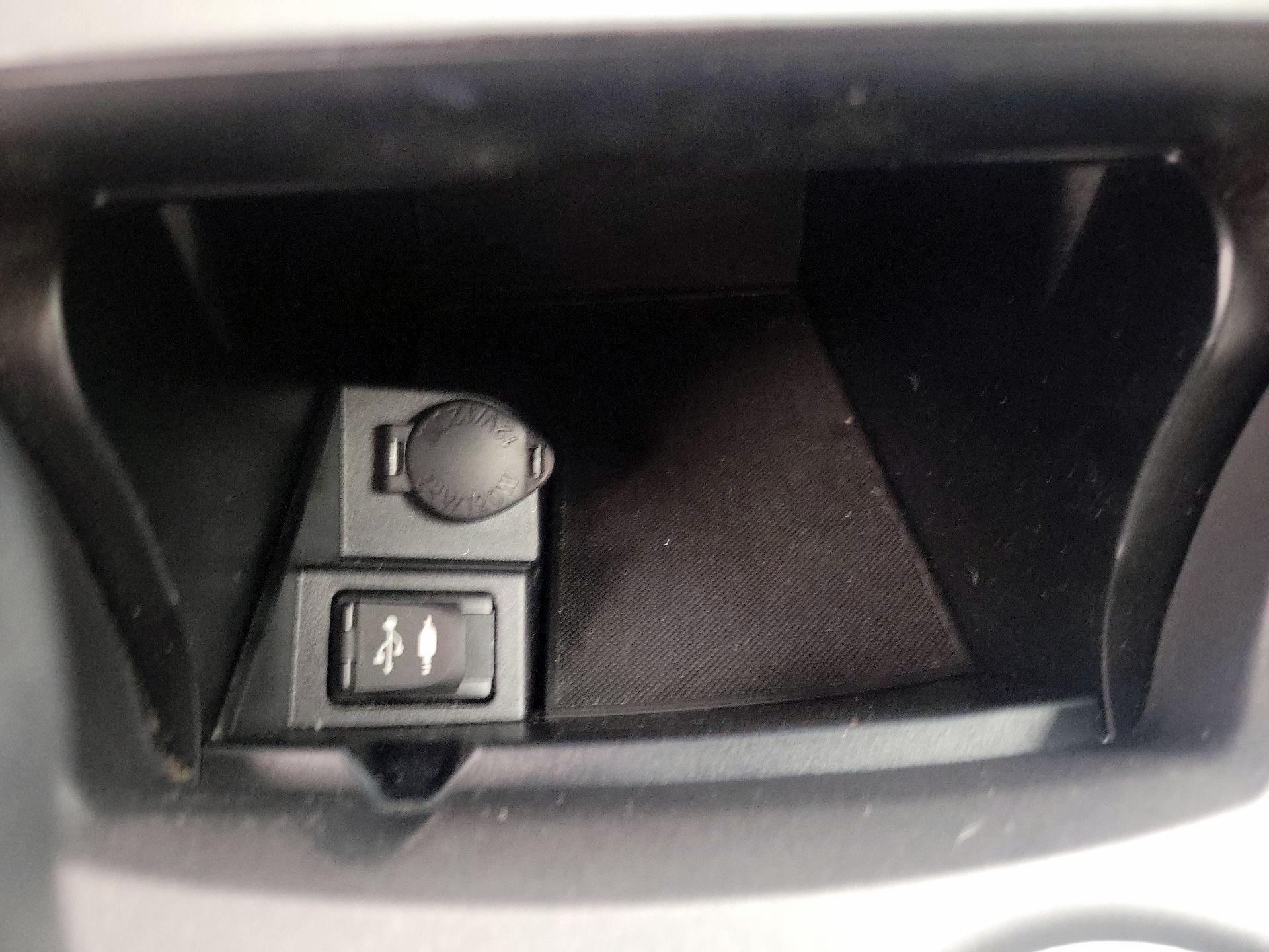Thumbnail: 2015 Toyota Camry - 17