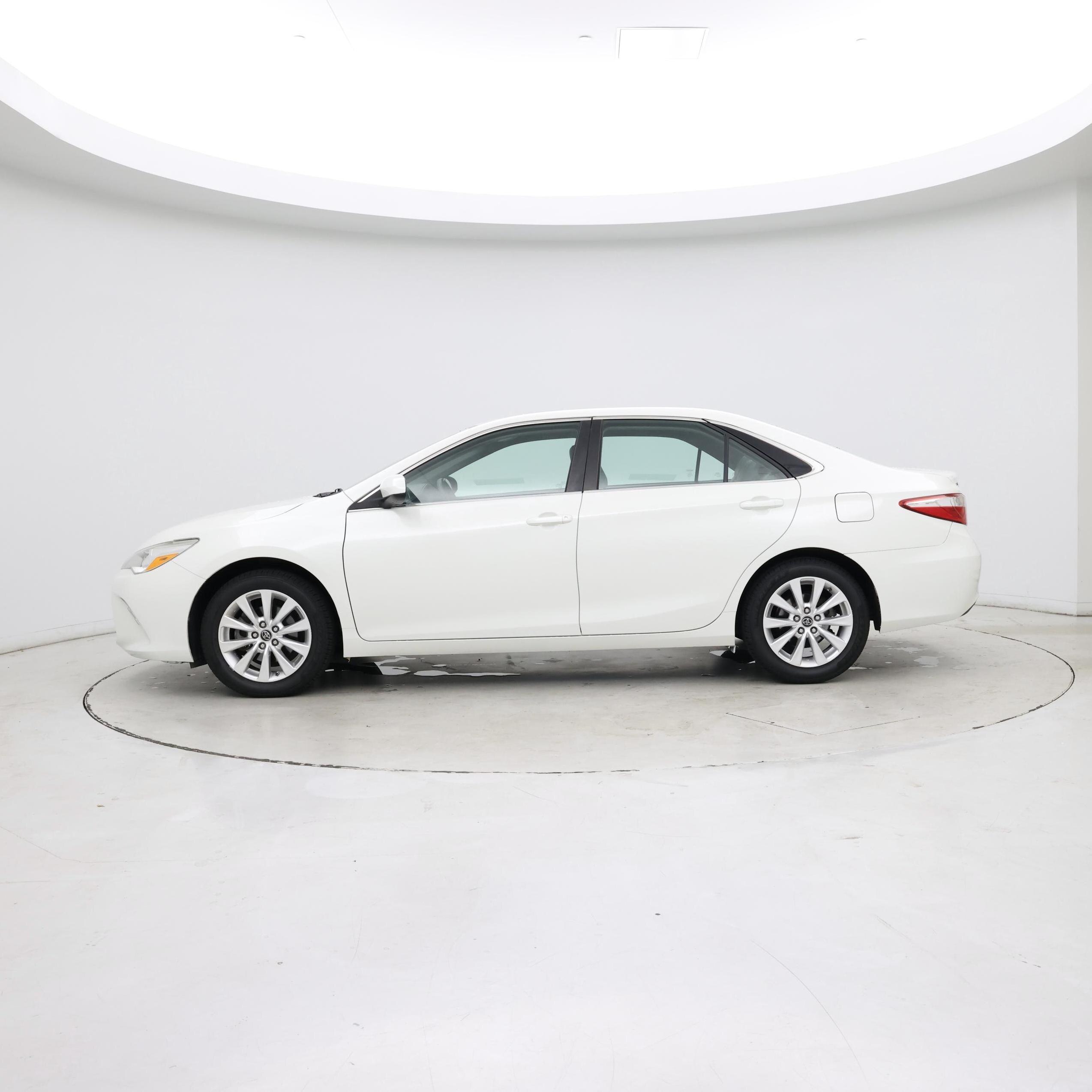 Thumbnail: 2015 Toyota Camry - 3