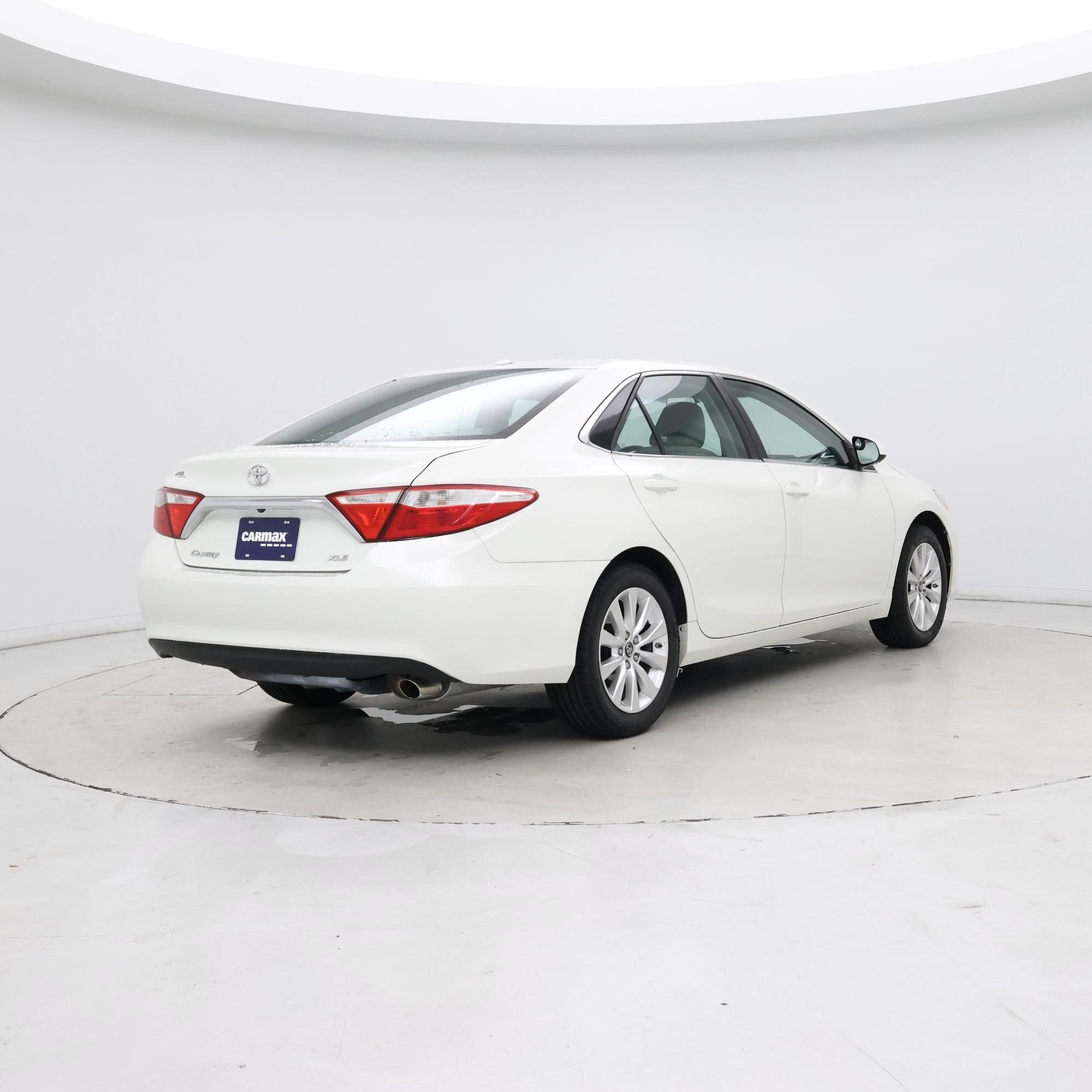 Thumbnail: 2015 Toyota Camry - 8