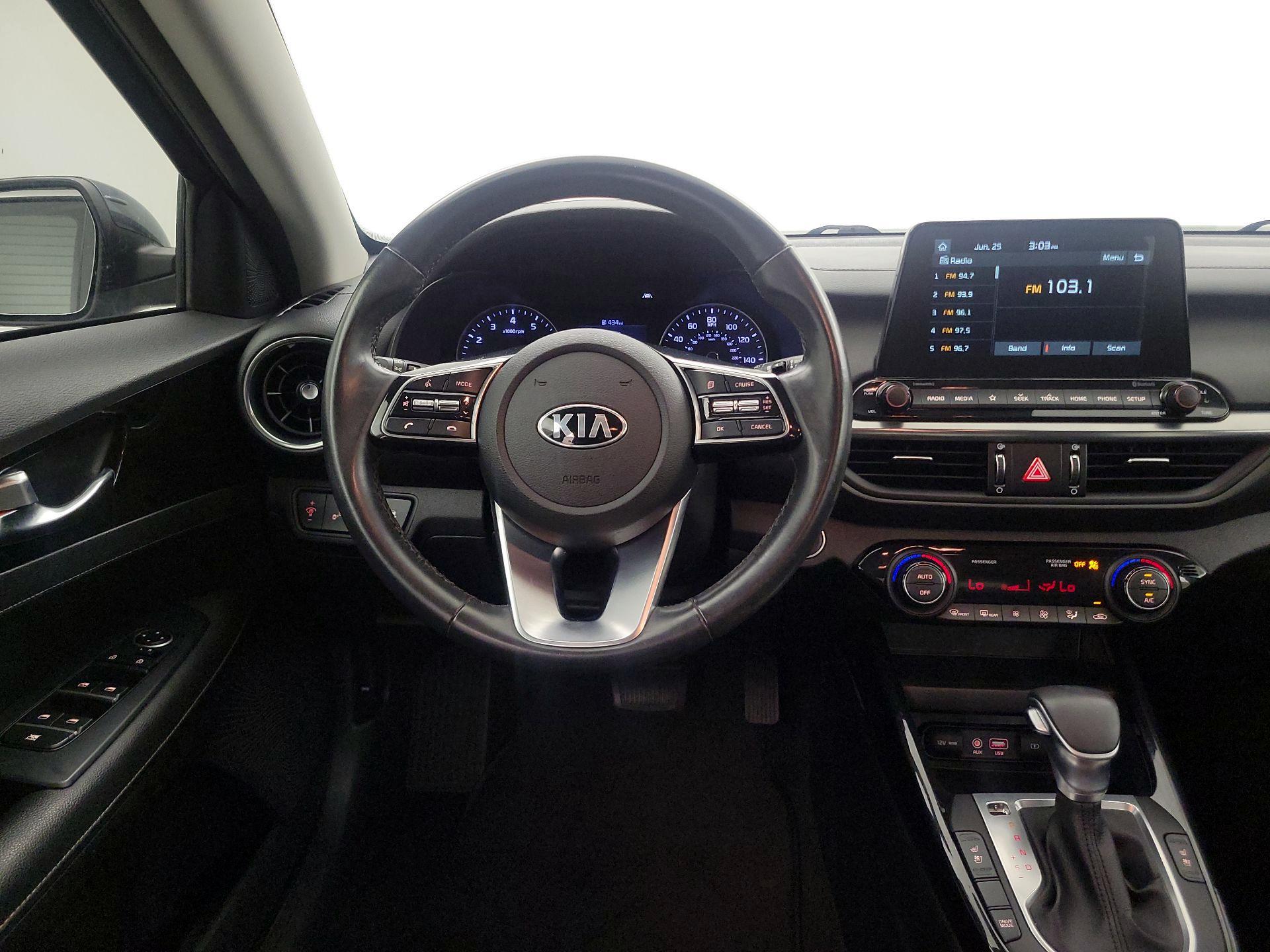 Thumbnail: 2019 Kia Forte - 10