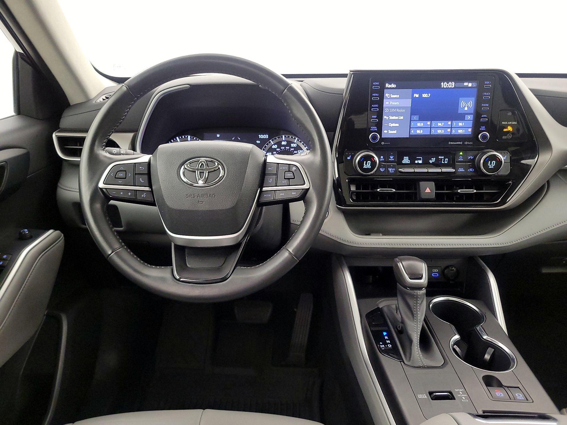 Thumbnail: 2022 Toyota Highlander - 10