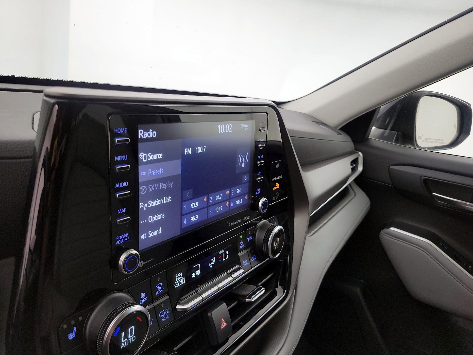 Thumbnail: 2022 Toyota Highlander - 15