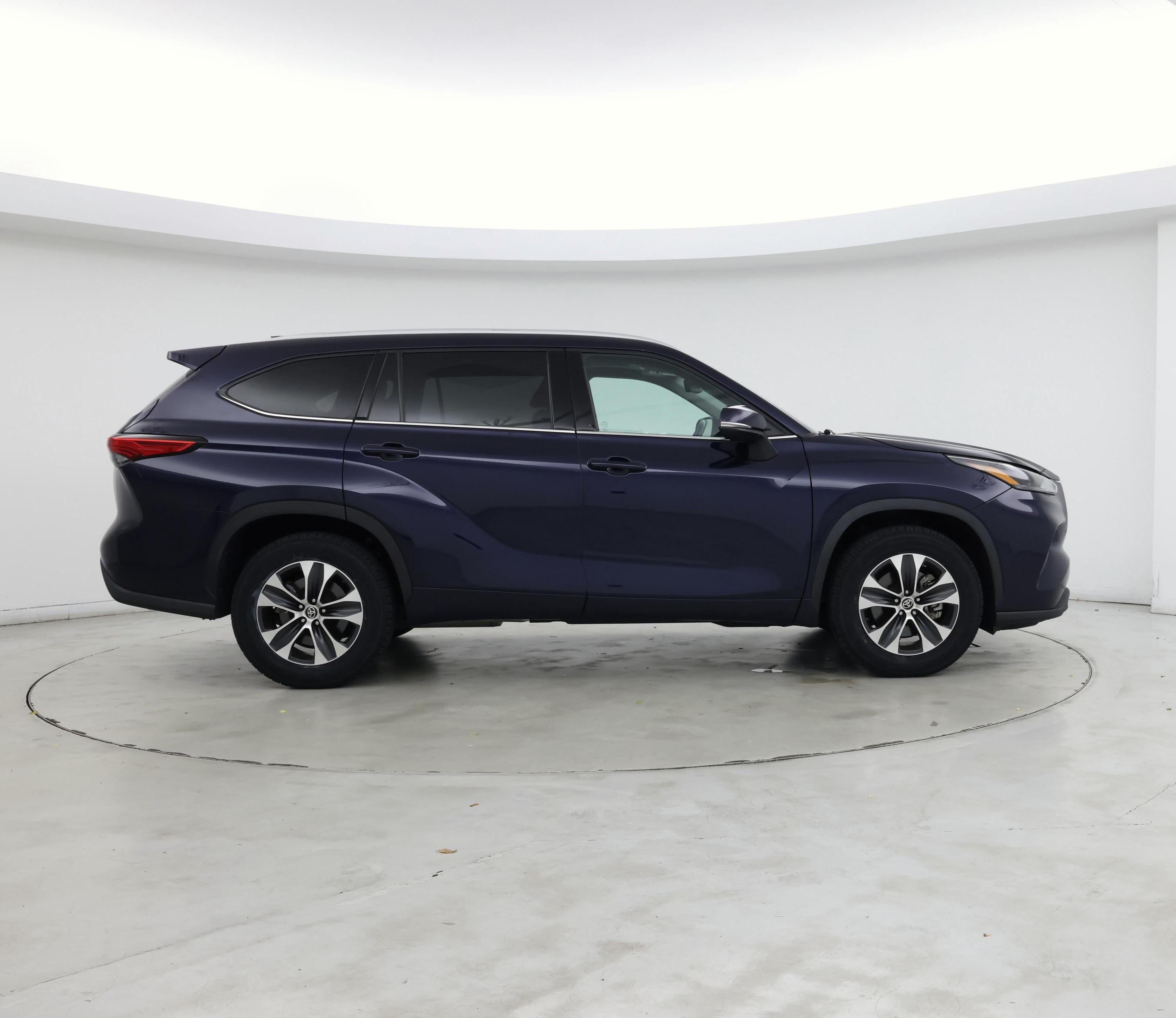 Thumbnail: 2022 Toyota Highlander - 7