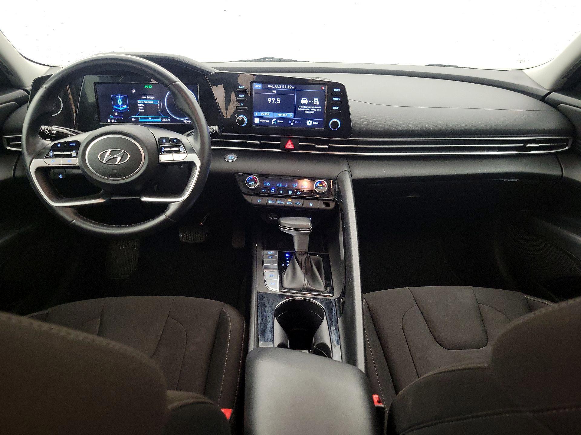 Thumbnail: 2022 Hyundai Elantra - 9