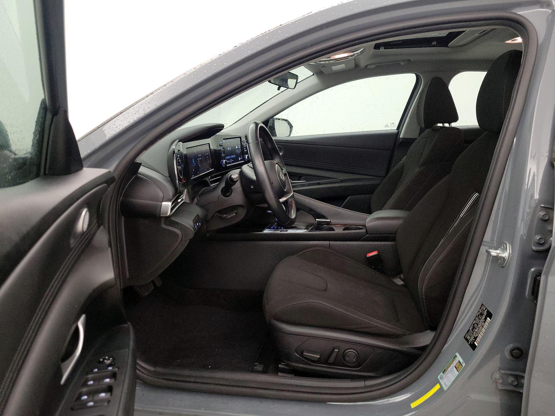 Thumbnail: 2022 Hyundai Elantra - 11