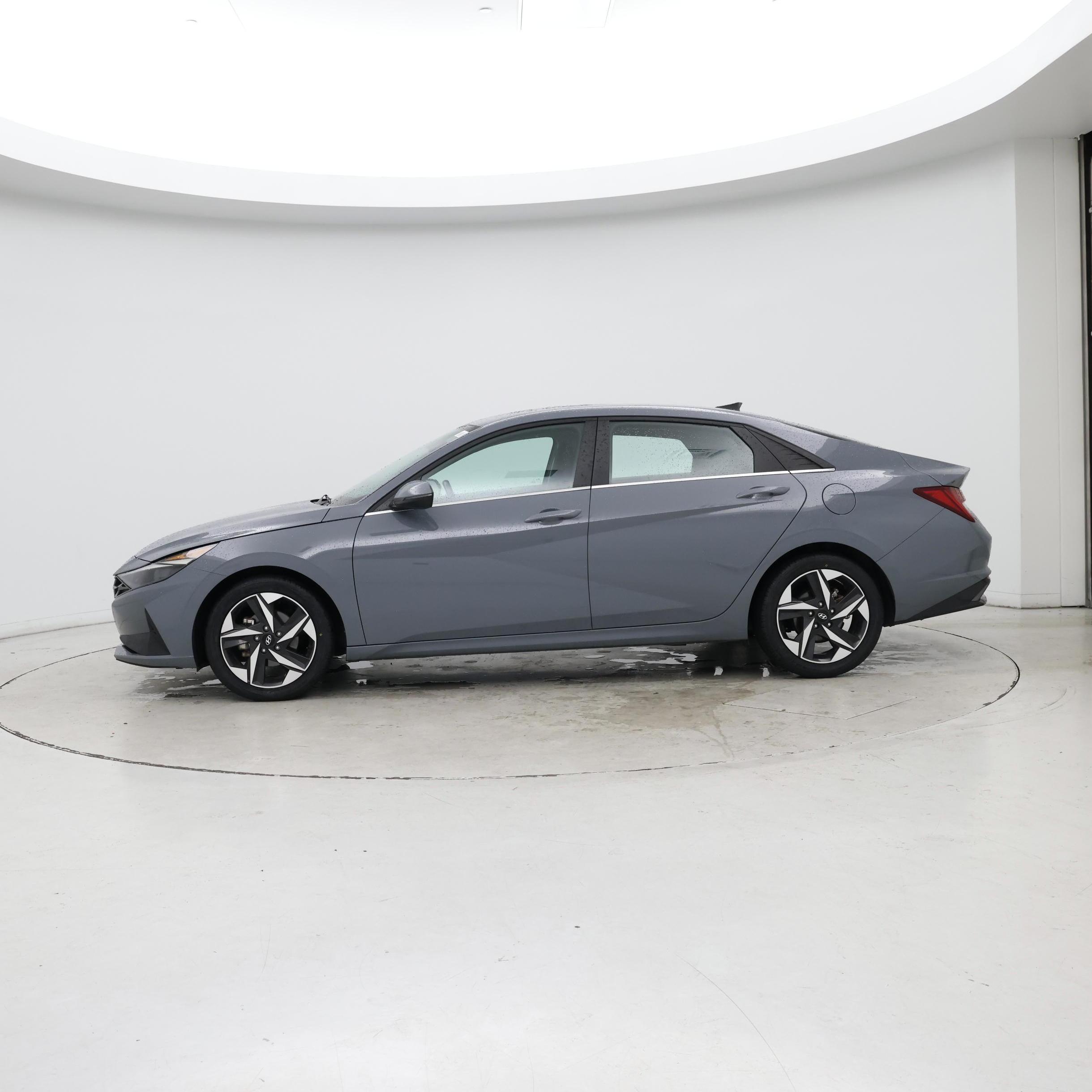 Thumbnail: 2022 Hyundai Elantra - 3