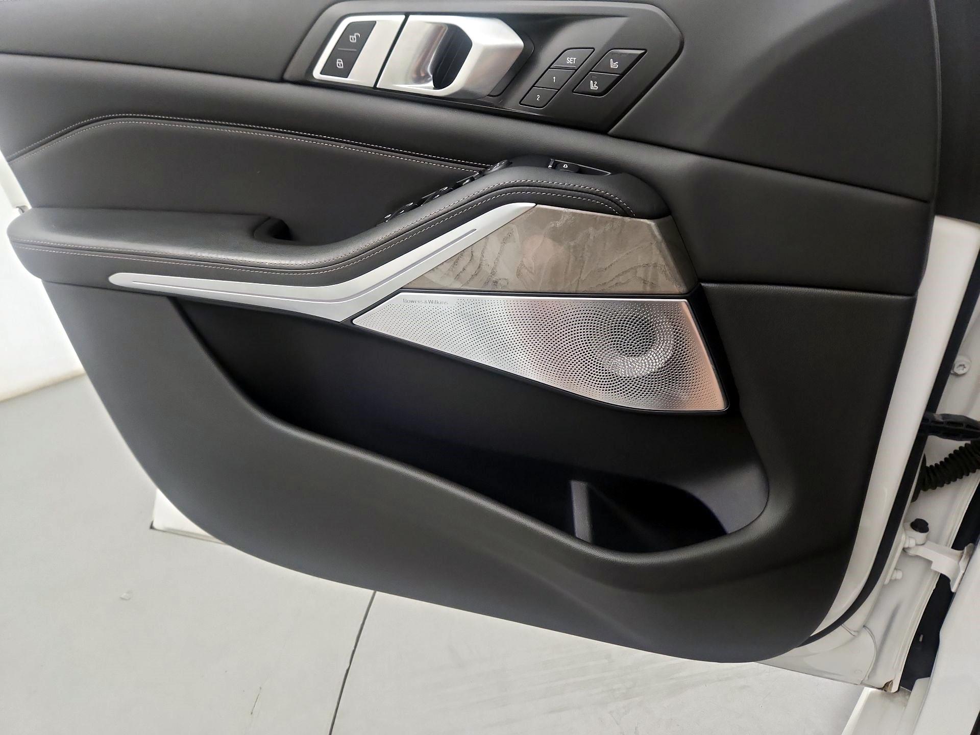Thumbnail: 2020 BMW X5 - 10