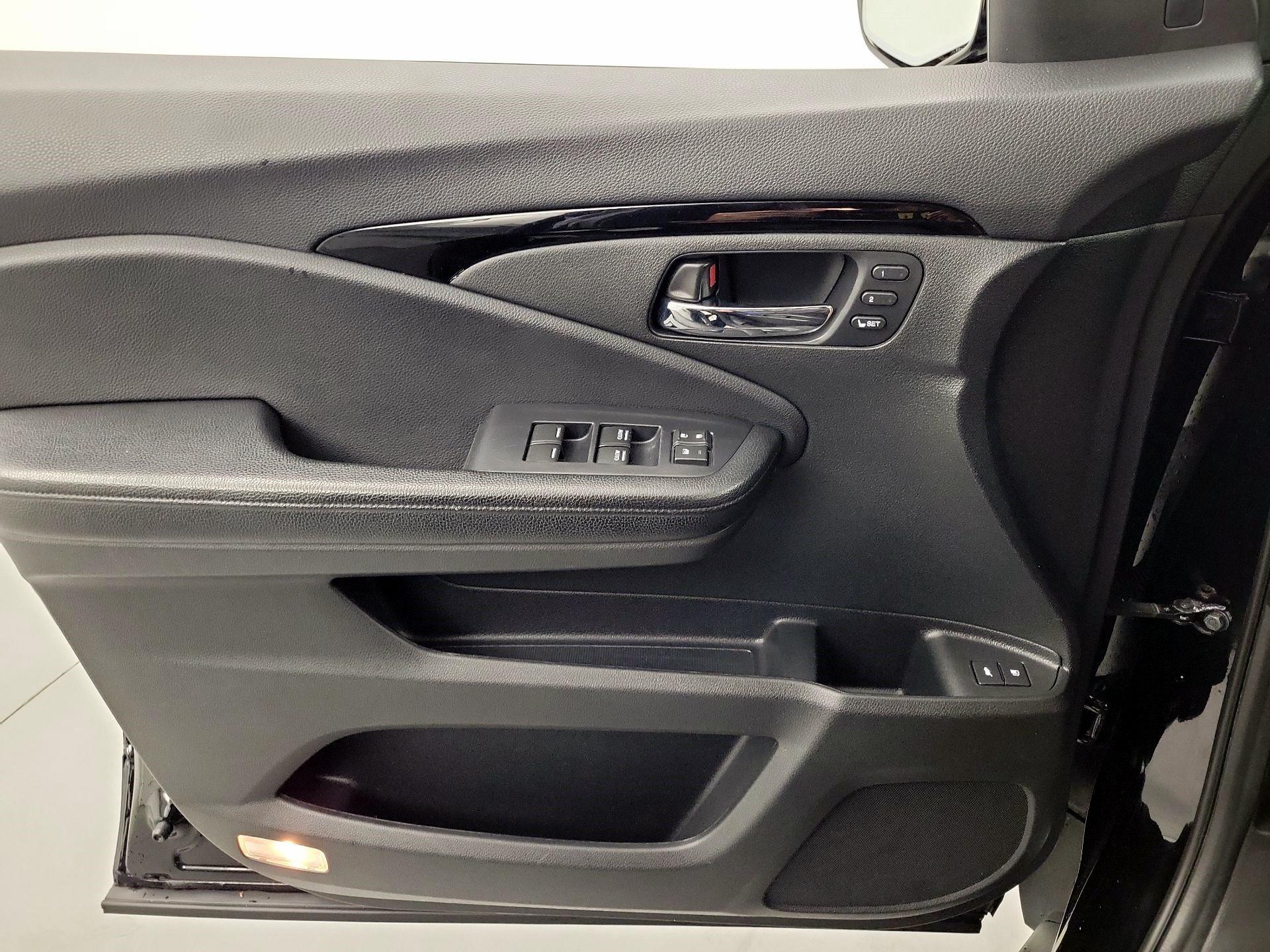 Thumbnail: 2019 Honda Passport - 10