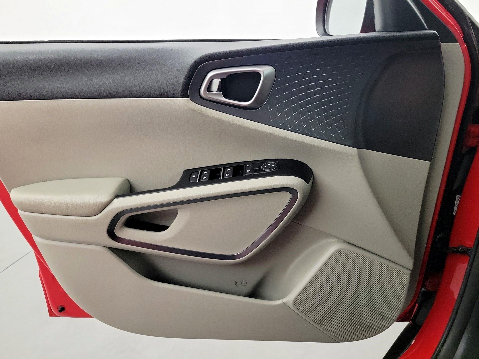 Thumbnail: 2021 Kia Soul - 10