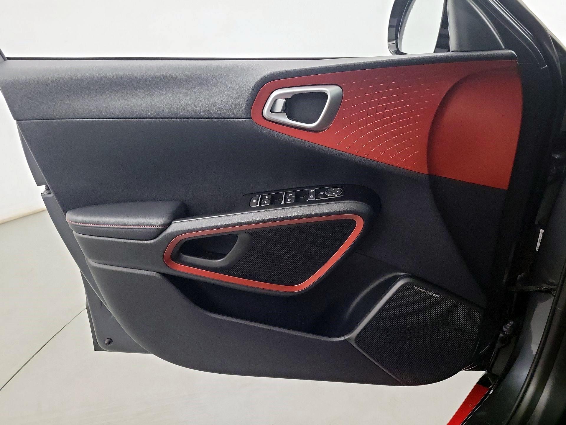 Thumbnail: 2021 Kia Soul - 10
