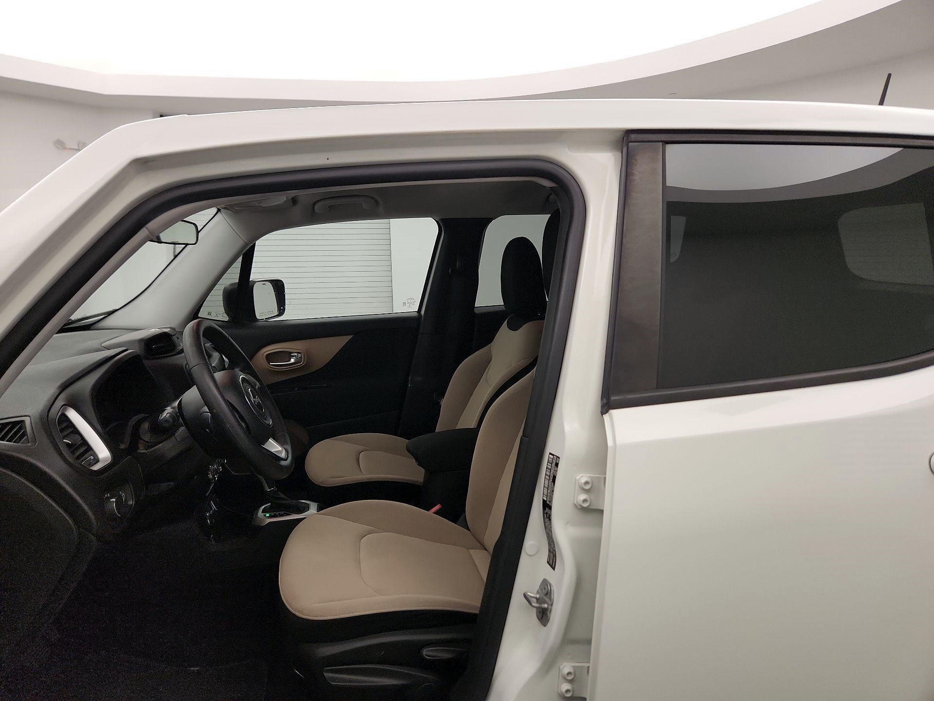 Thumbnail: 2017 Jeep Renegade - 9