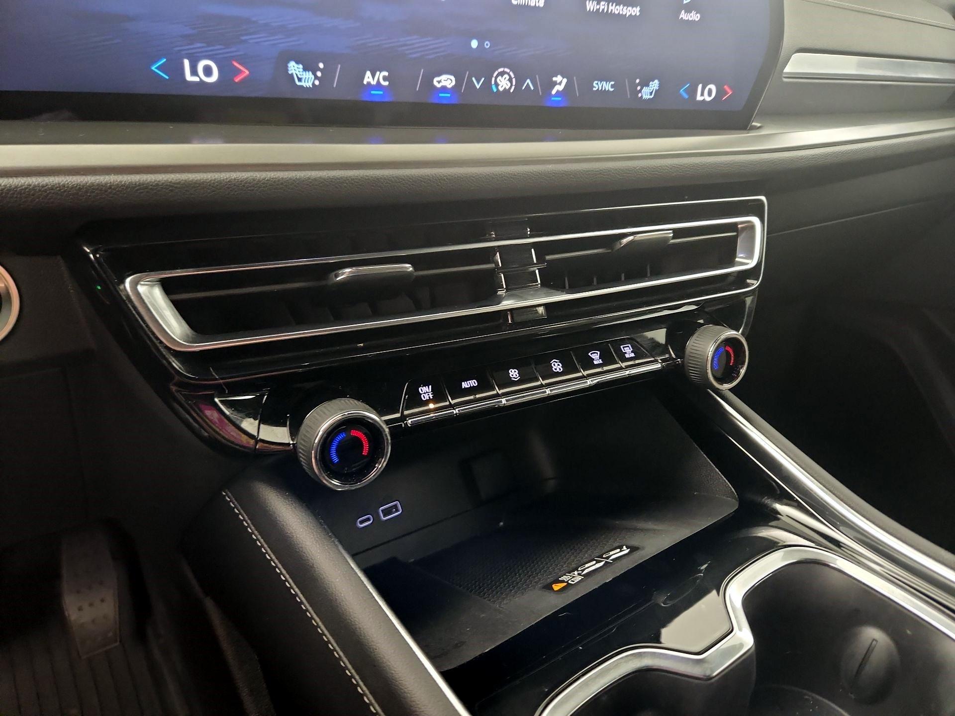 Thumbnail: 2025 Chevrolet Traverse - 14