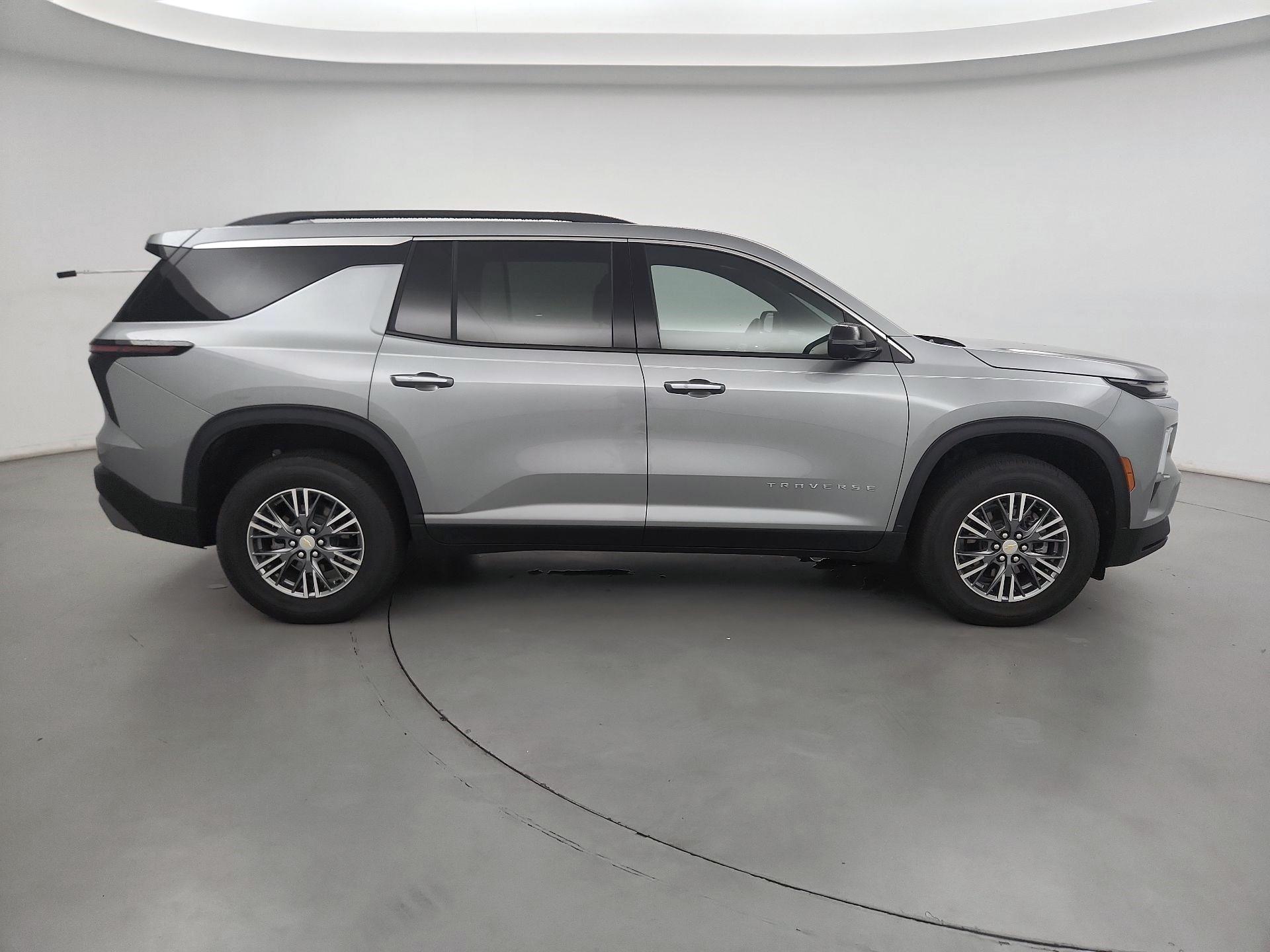 Thumbnail: 2025 Chevrolet Traverse - 4