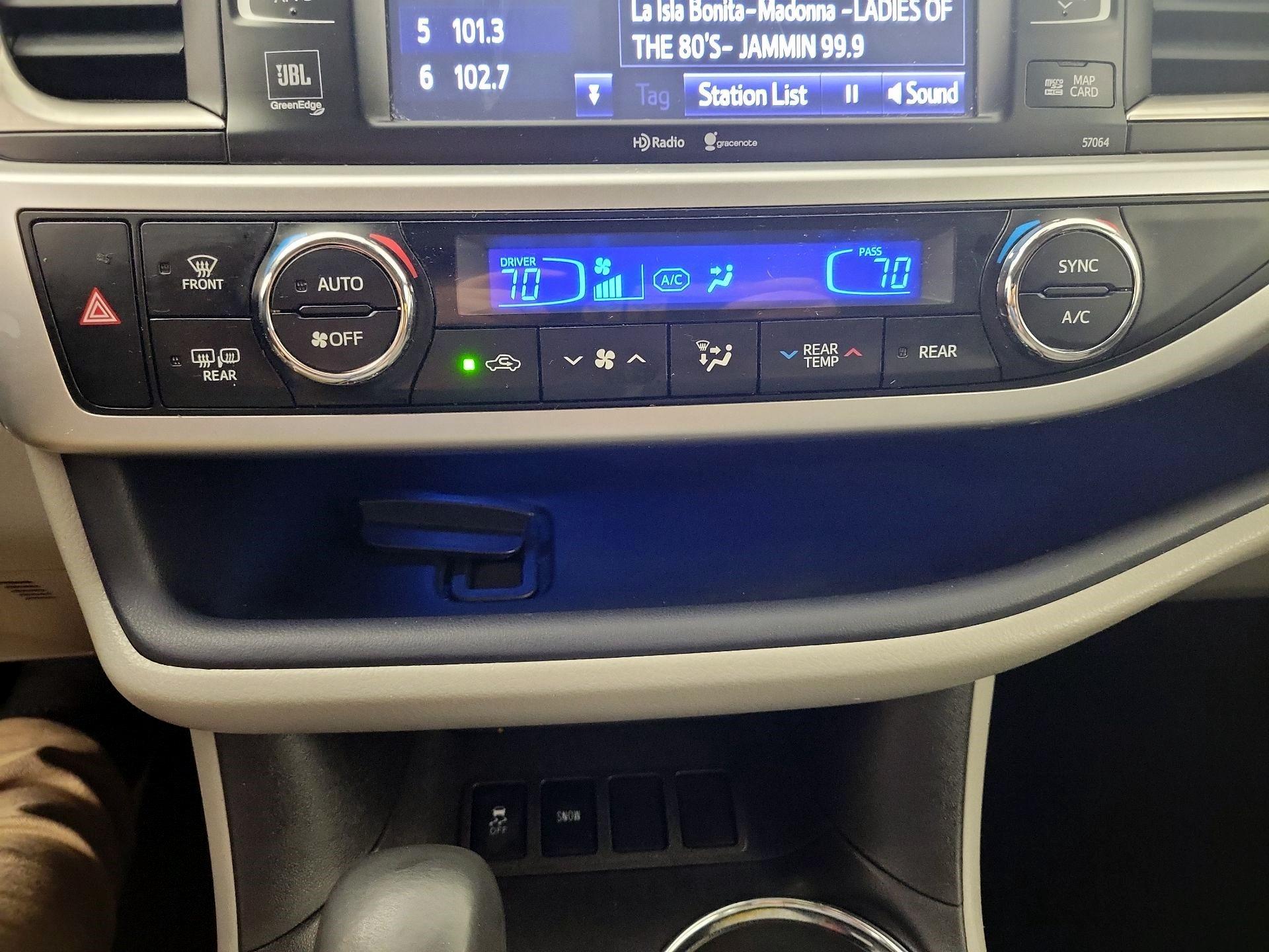 Thumbnail: 2015 Toyota Highlander - 14