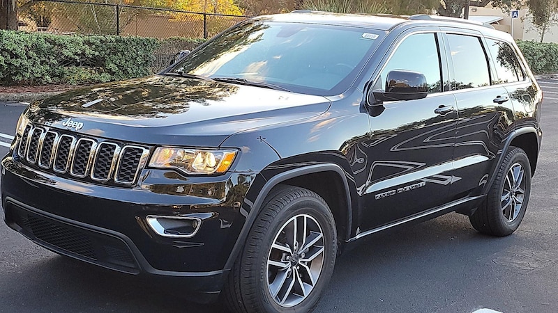 2020 Jeep Grand Cherokee Laredo 3