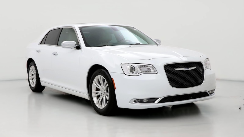 2017 Chrysler 300 C Hero Image