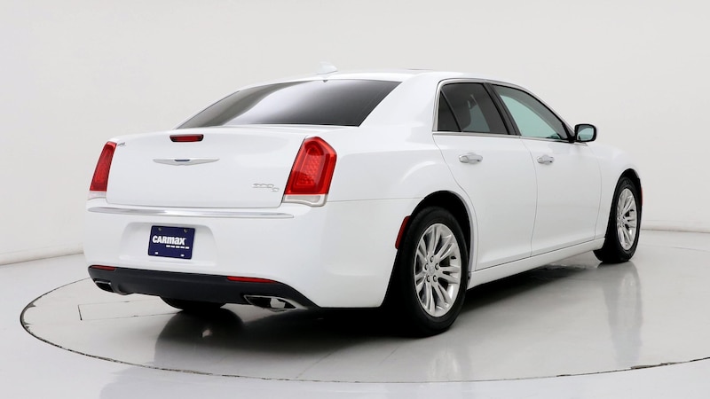 2017 Chrysler 300 C 8