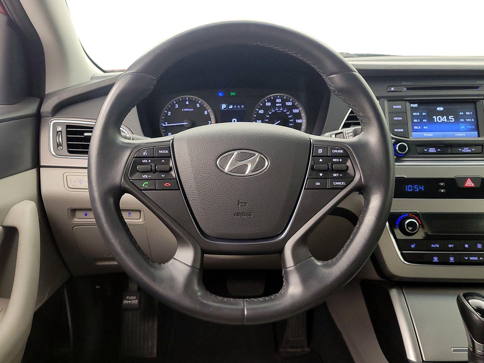 Thumbnail: 2015 Hyundai Sonata - 10
