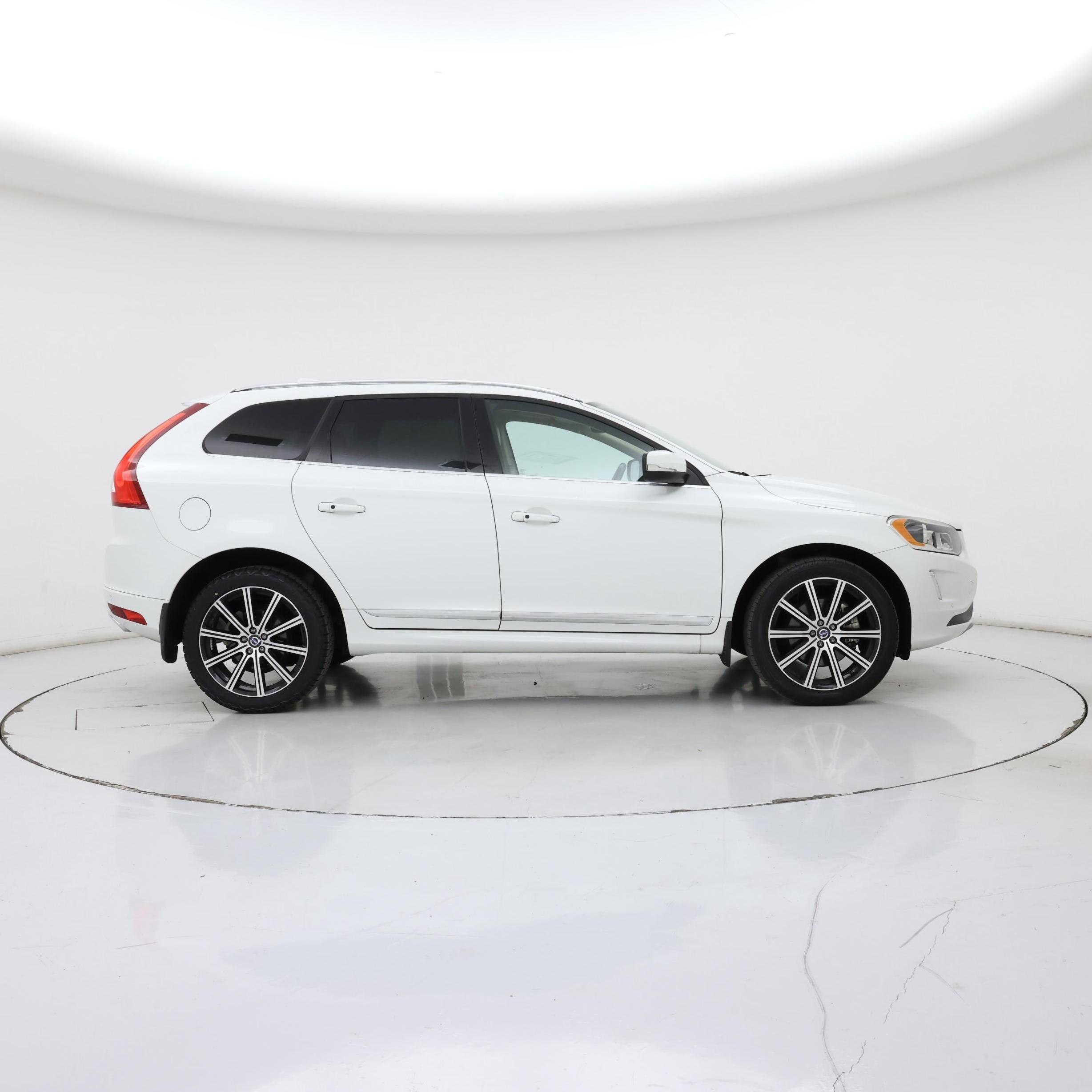 Thumbnail: 2016 Volvo XC60 - 7
