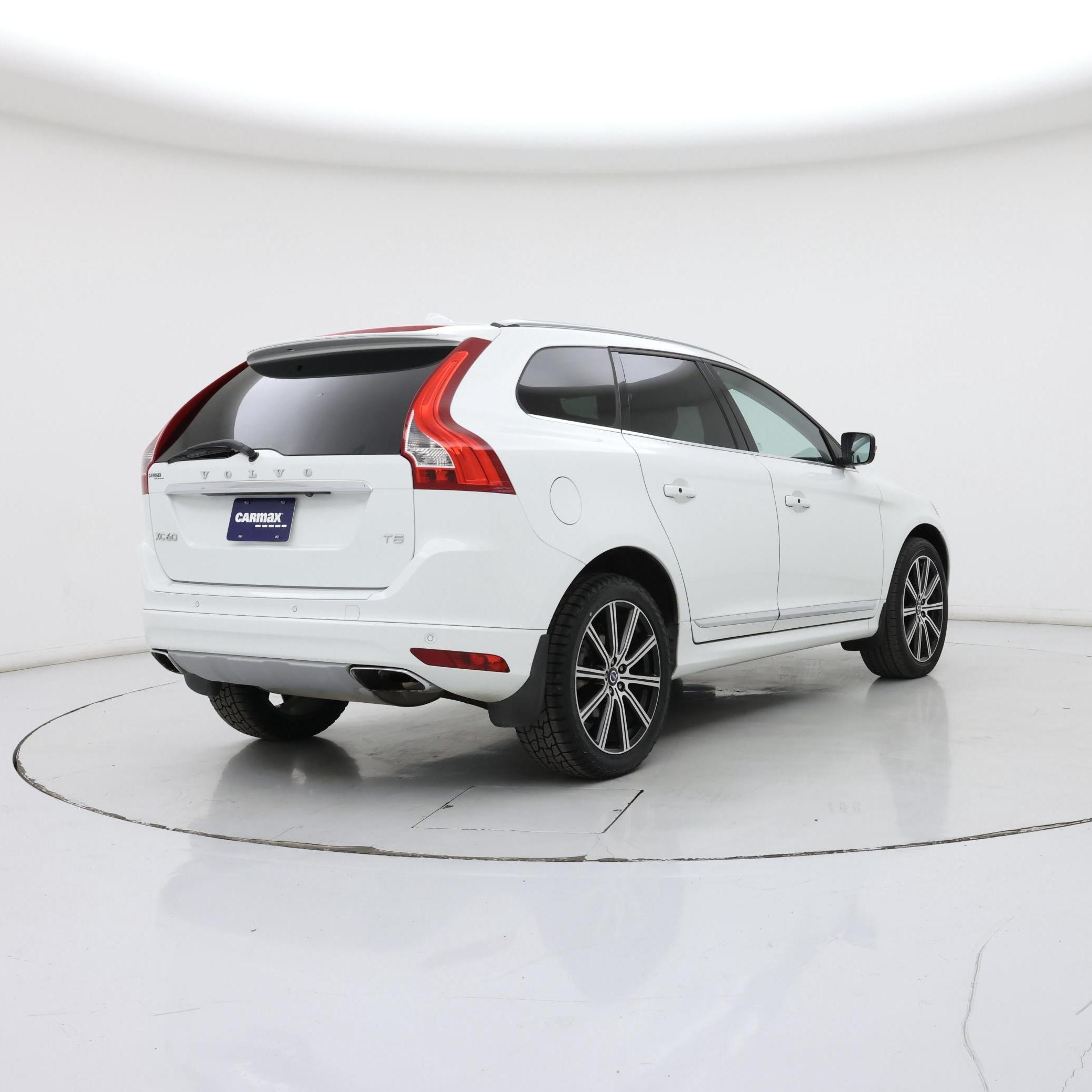 Thumbnail: 2016 Volvo XC60 - 8