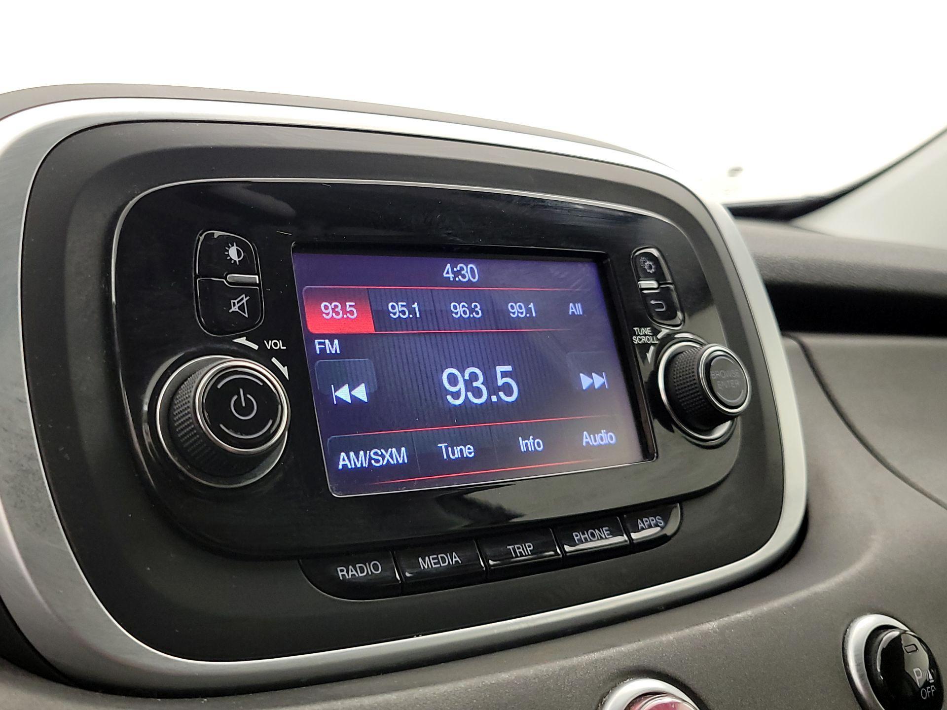 Thumbnail: 2016 Fiat 500X - 15