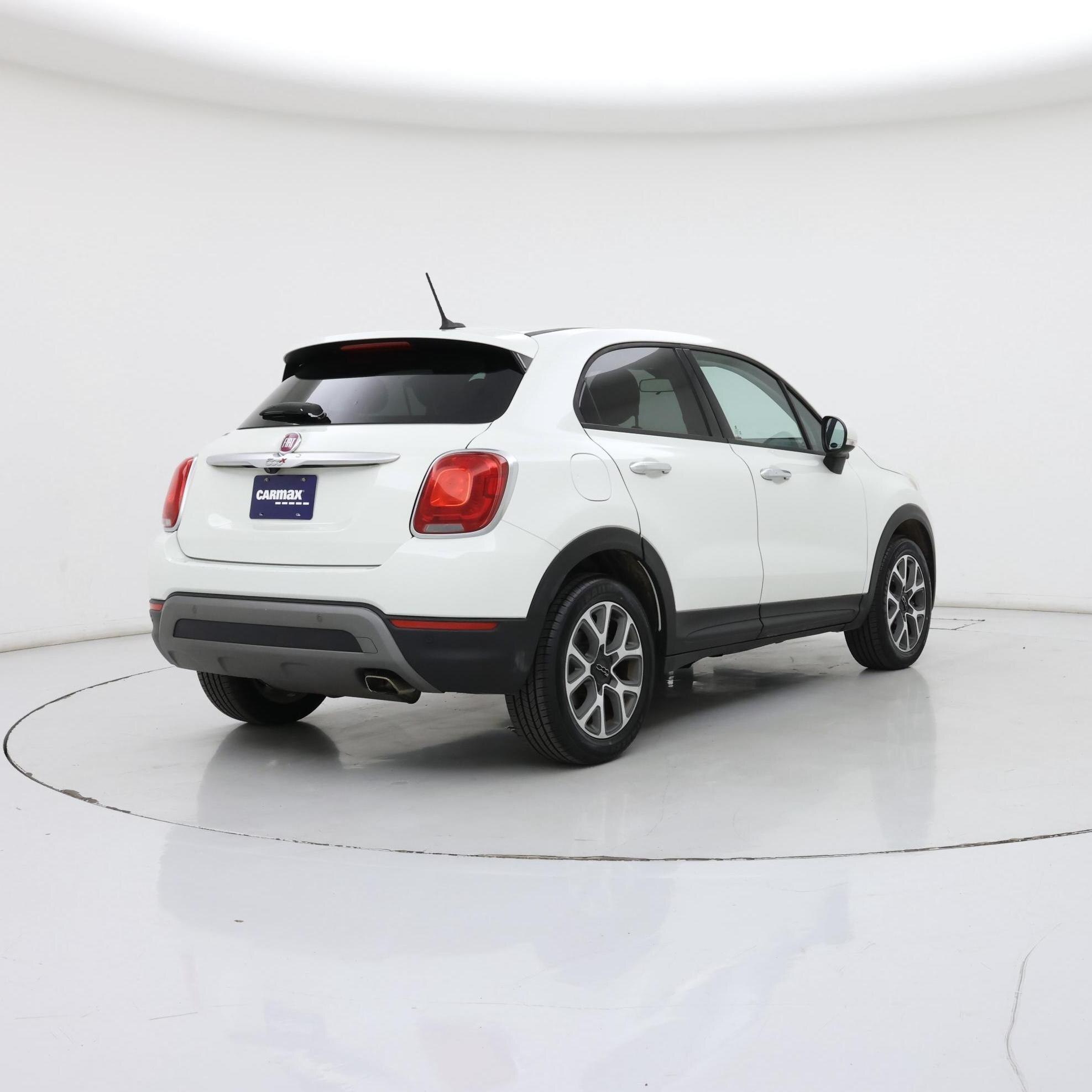 Thumbnail: 2016 Fiat 500X - 8