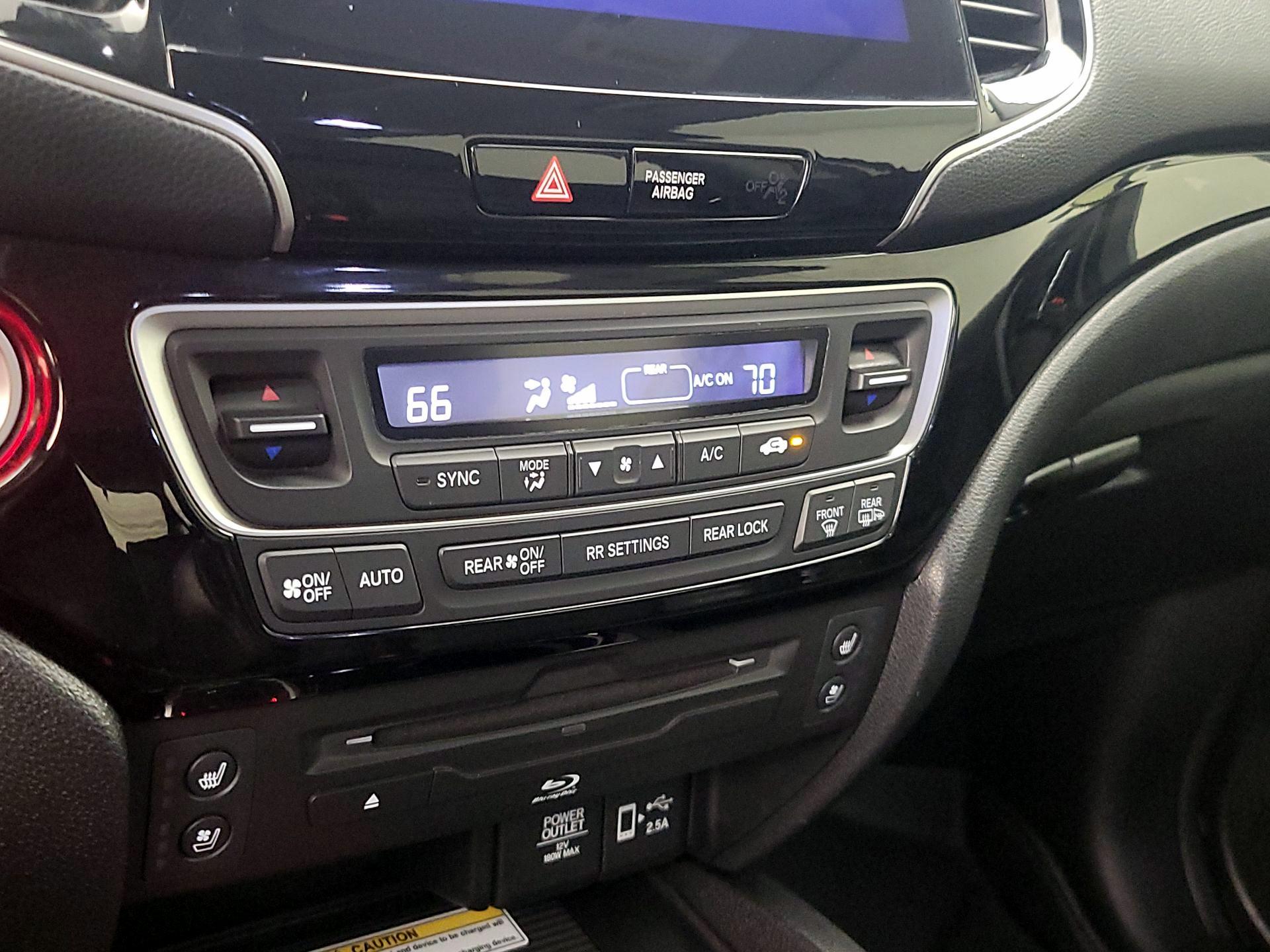 Thumbnail: 2019 Honda Pilot - 17