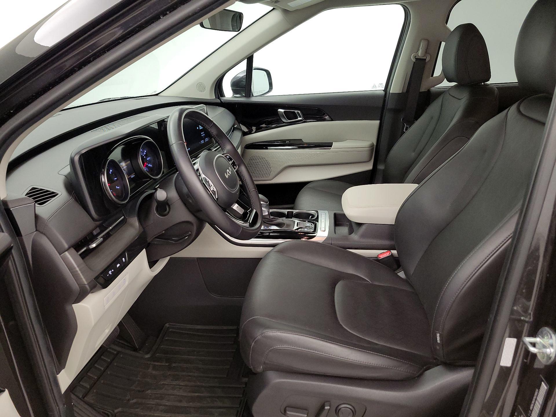 Thumbnail: 2023 Kia Carnival - 11