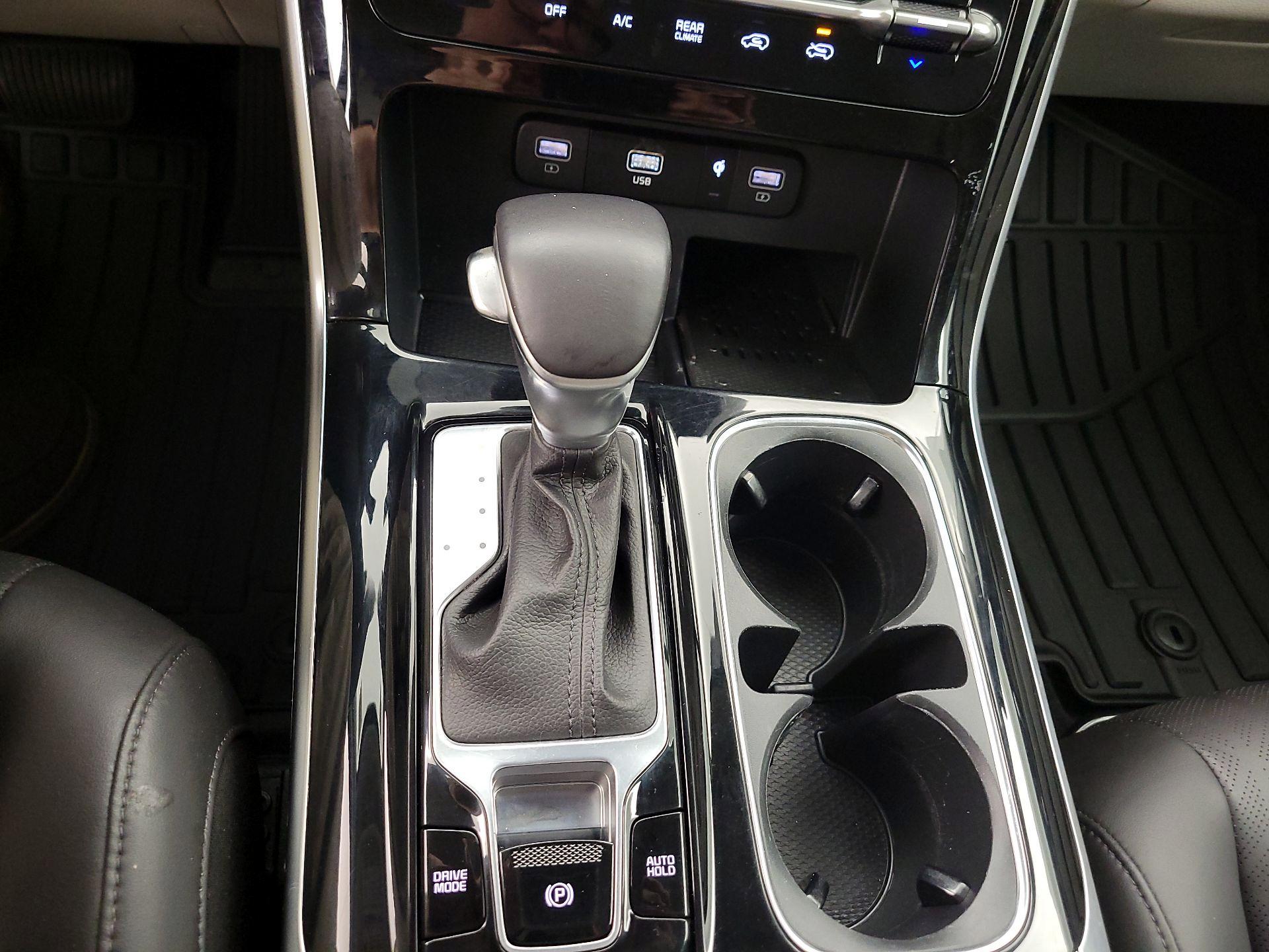 Thumbnail: 2023 Kia Carnival - 18