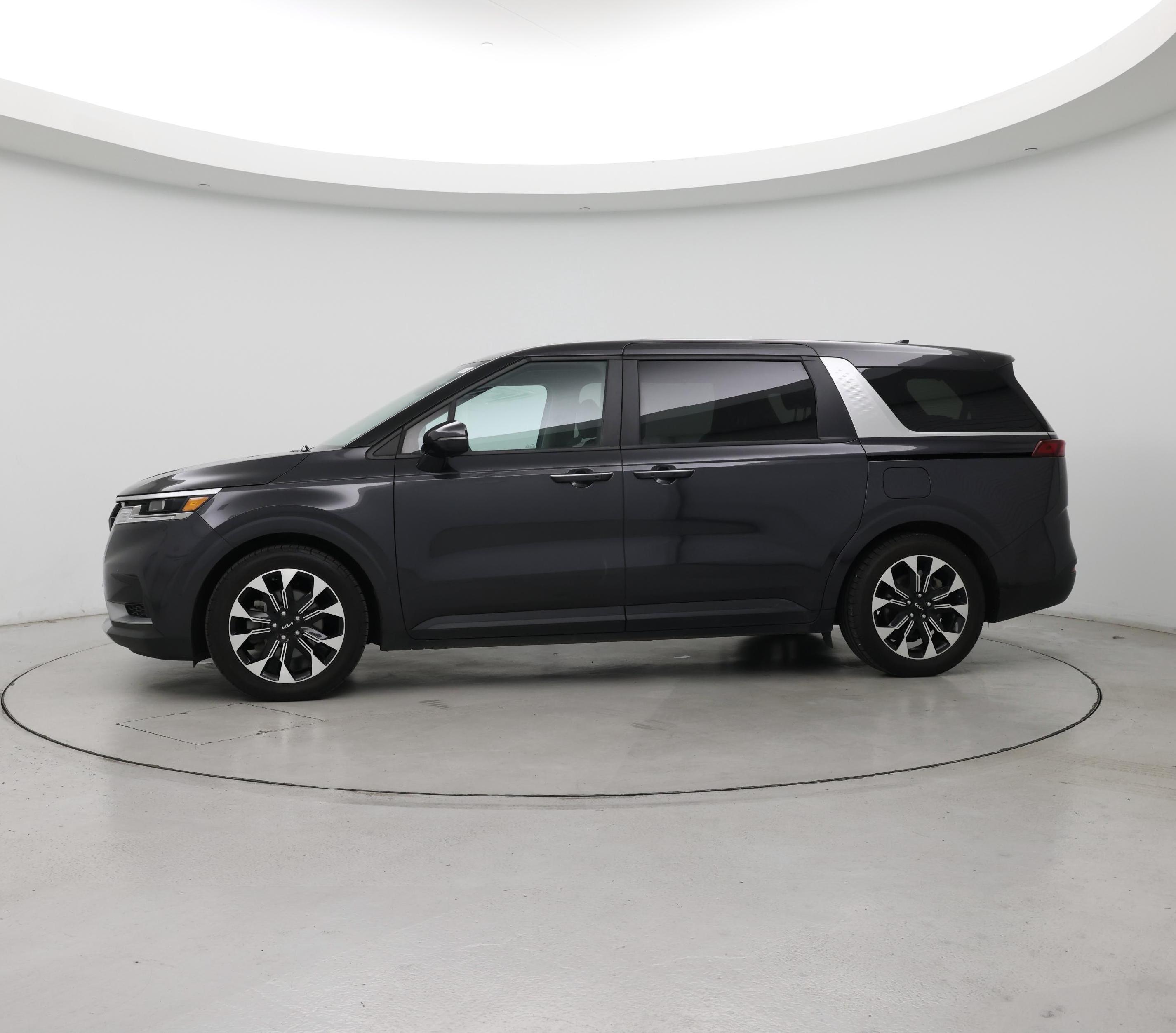 Thumbnail: 2023 Kia Carnival - 3