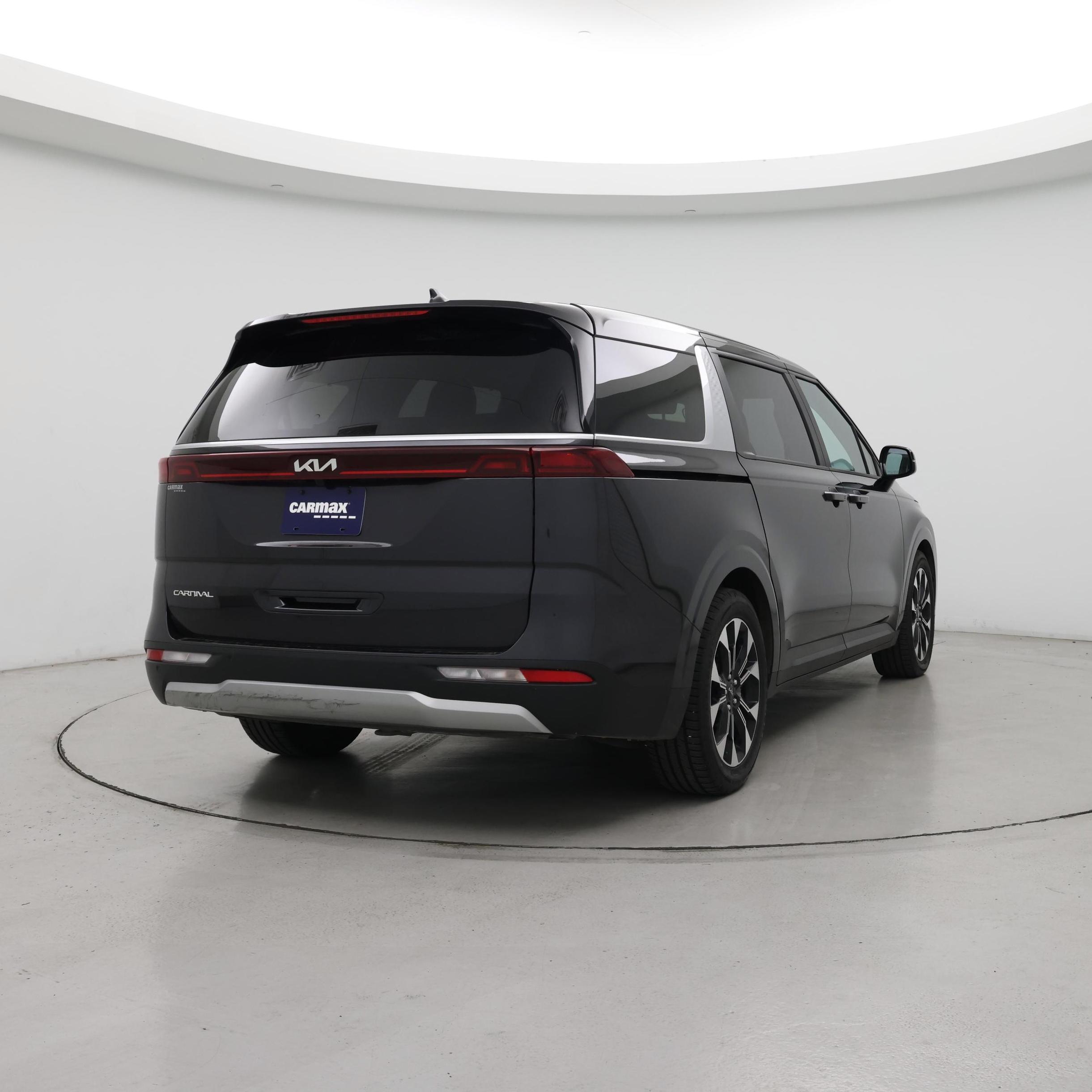 Thumbnail: 2023 Kia Carnival - 8