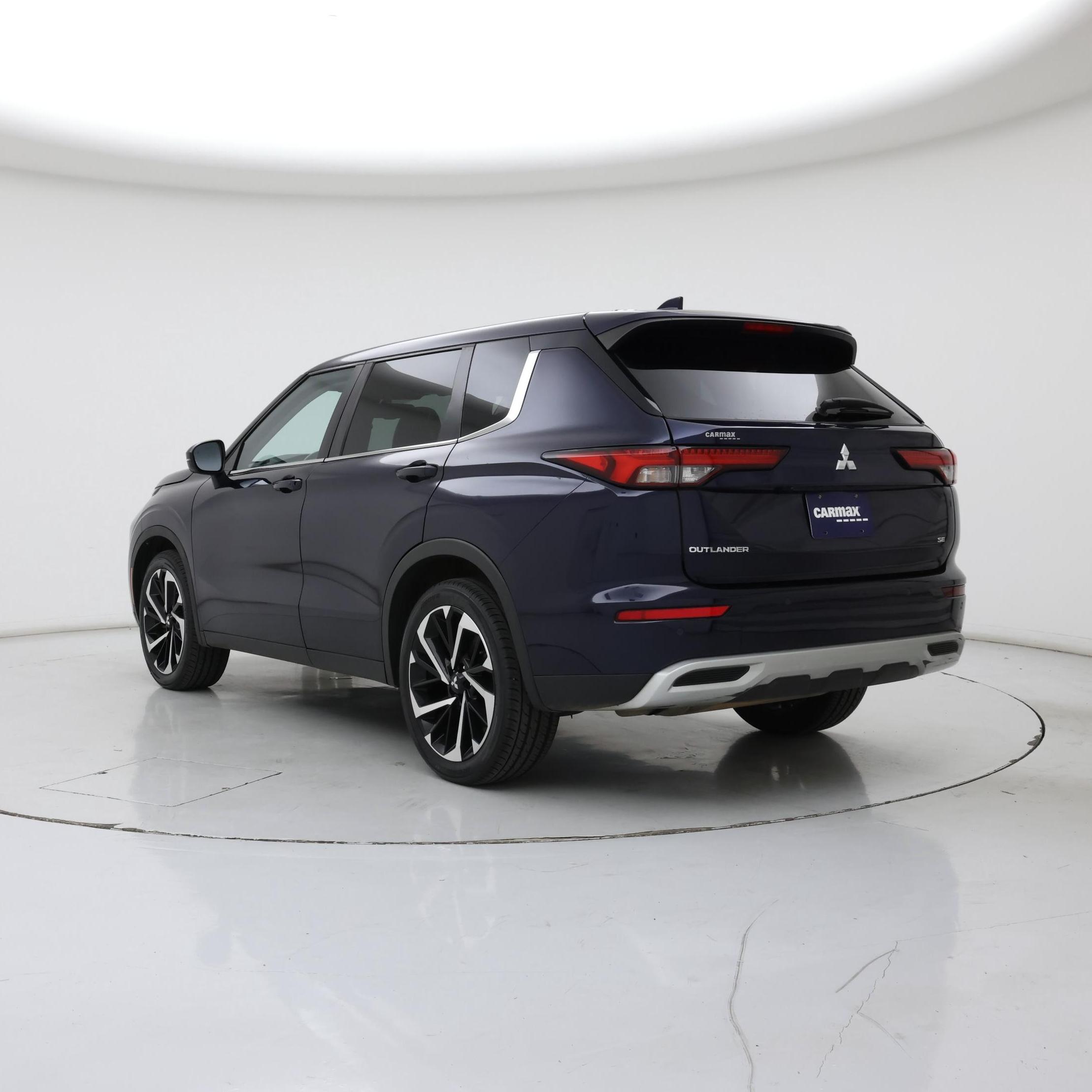 Thumbnail: 2022 Mitsubishi Outlander - 2