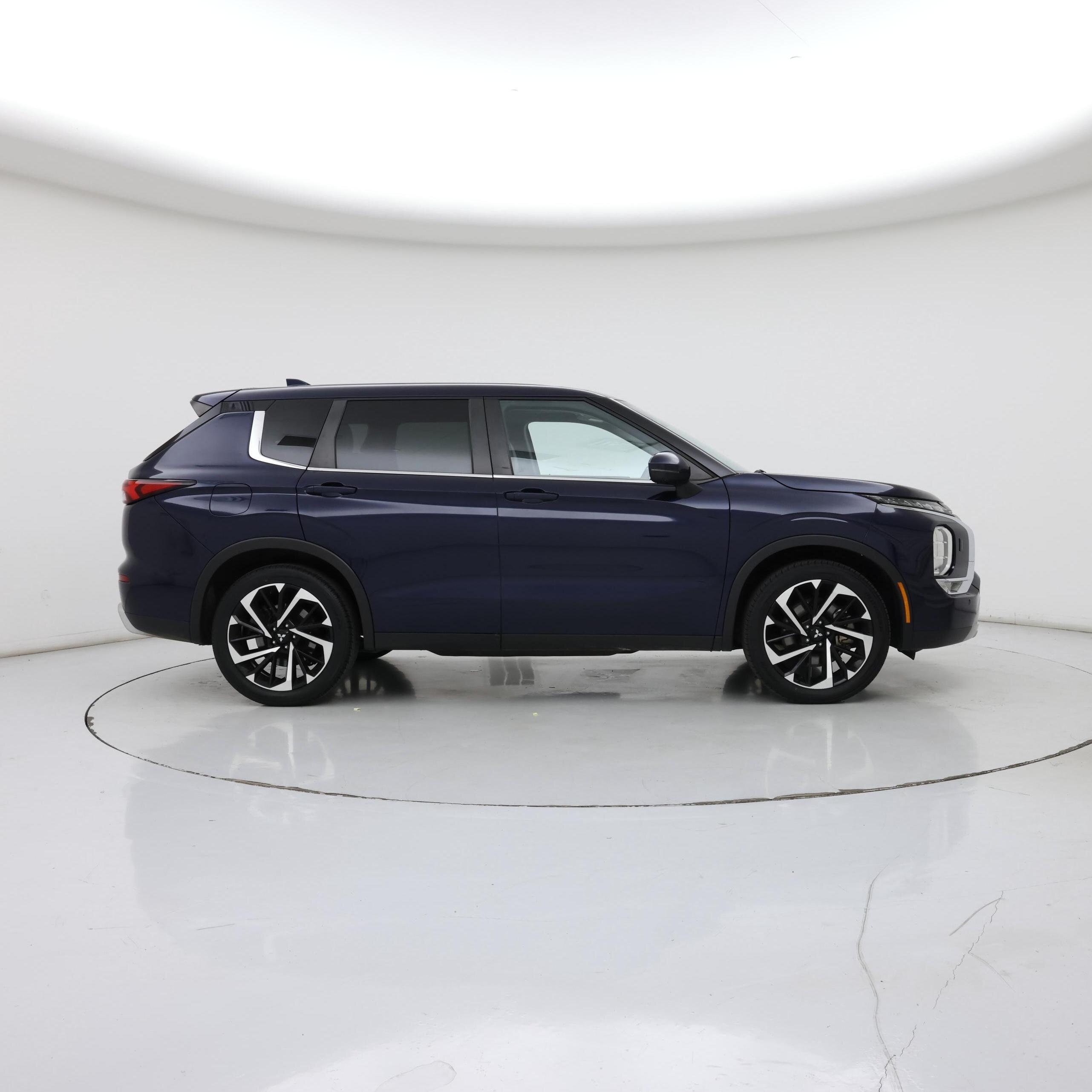 Thumbnail: 2022 Mitsubishi Outlander - 7