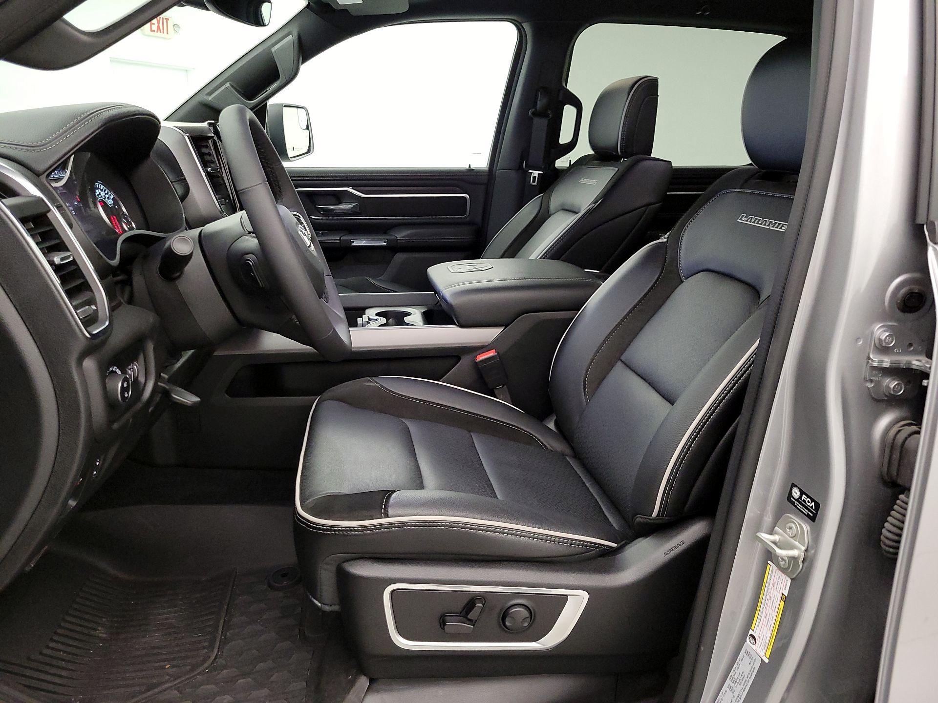 Thumbnail: 2025 RAM 1500 - 11
