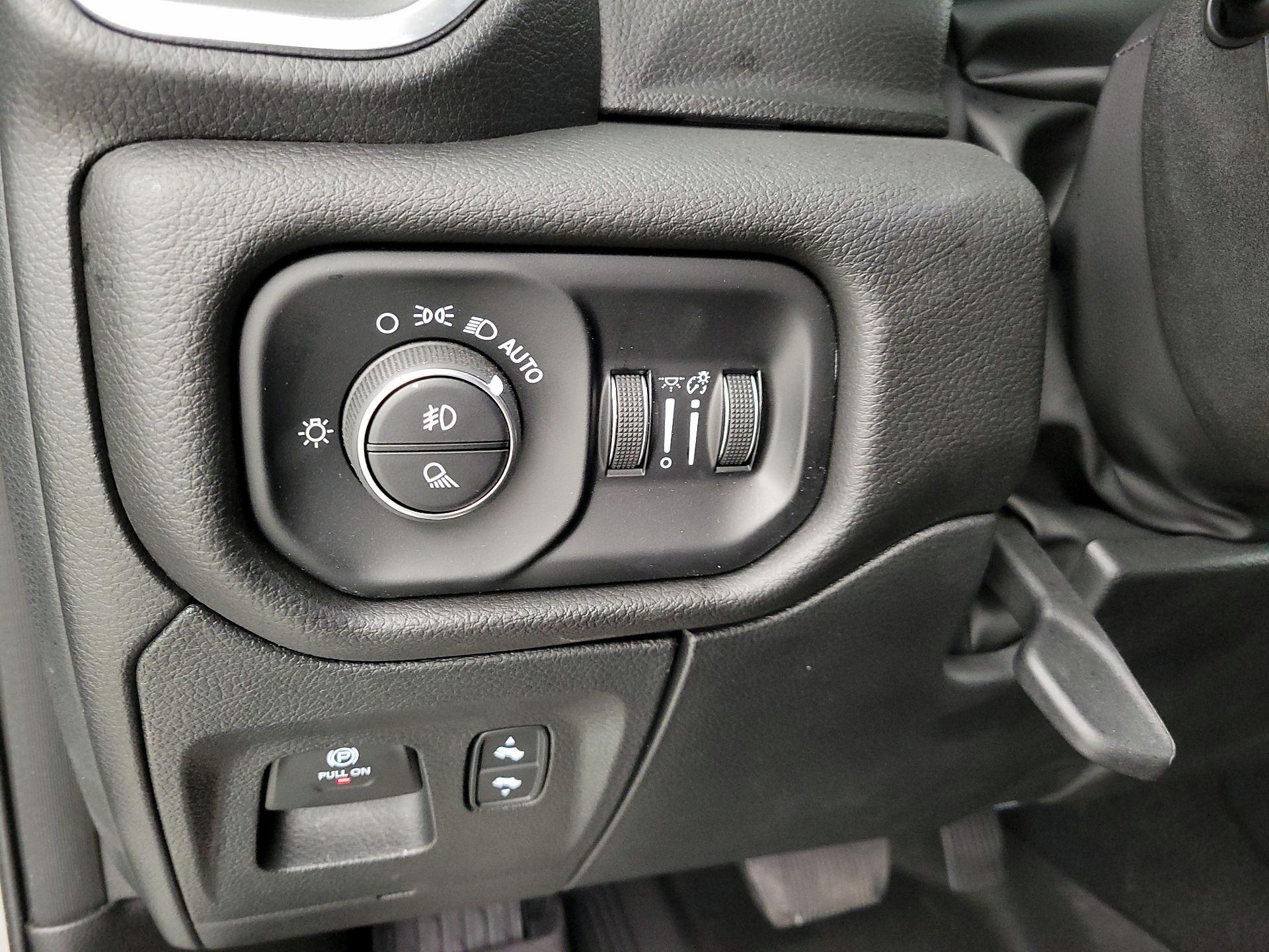 Thumbnail: 2025 RAM 1500 - 13