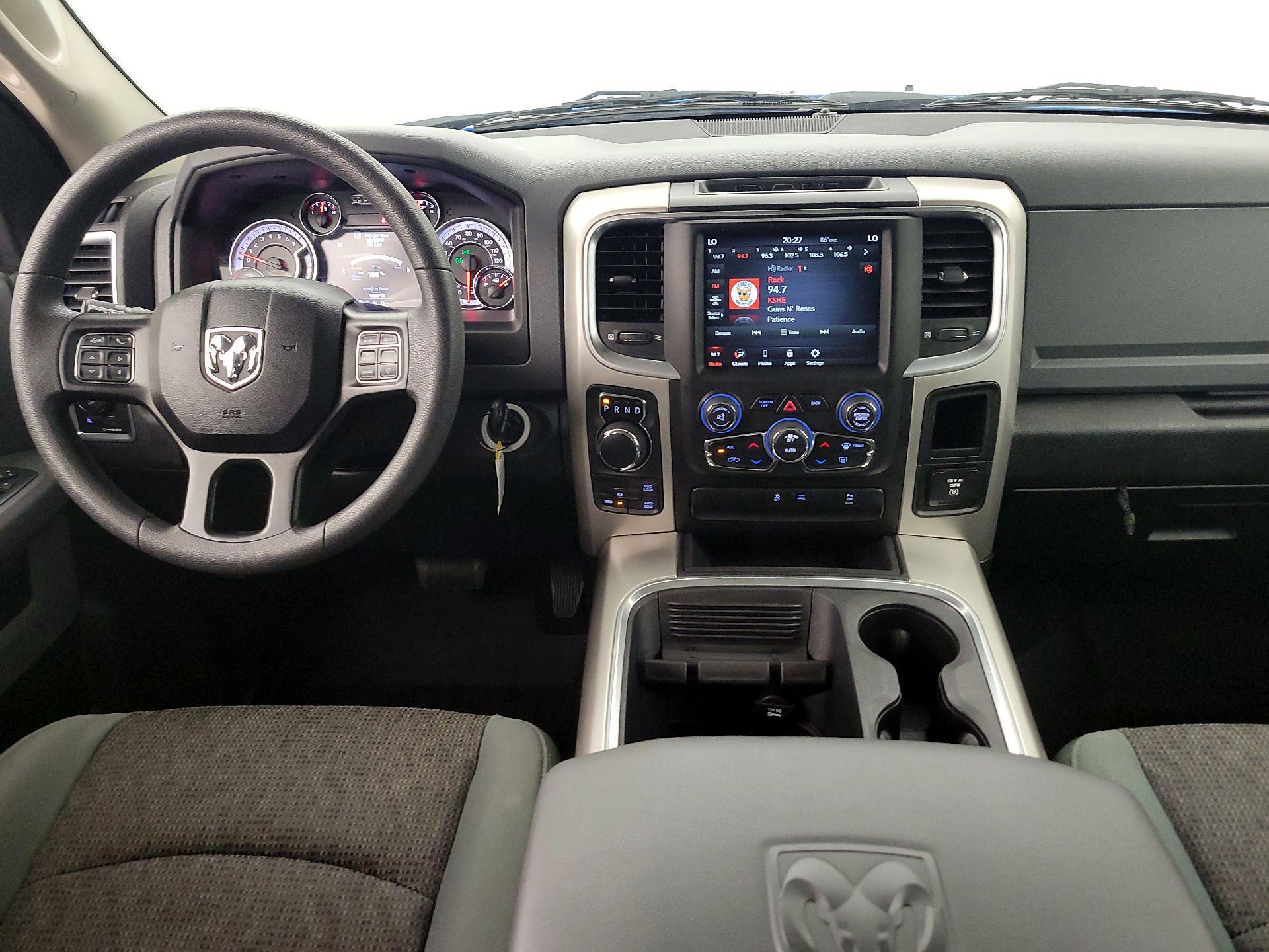 Thumbnail: 2020 RAM 1500 Classic - 9