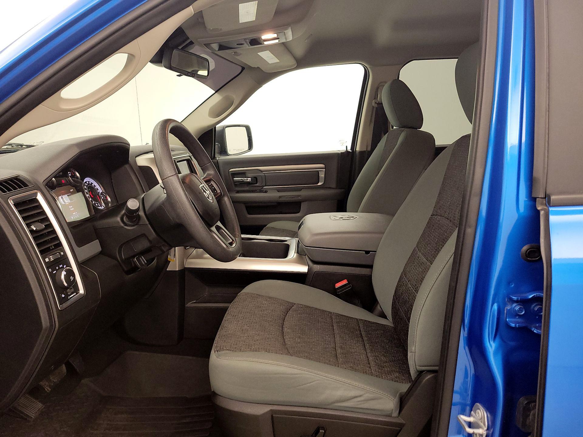 Thumbnail: 2020 RAM 1500 Classic - 11