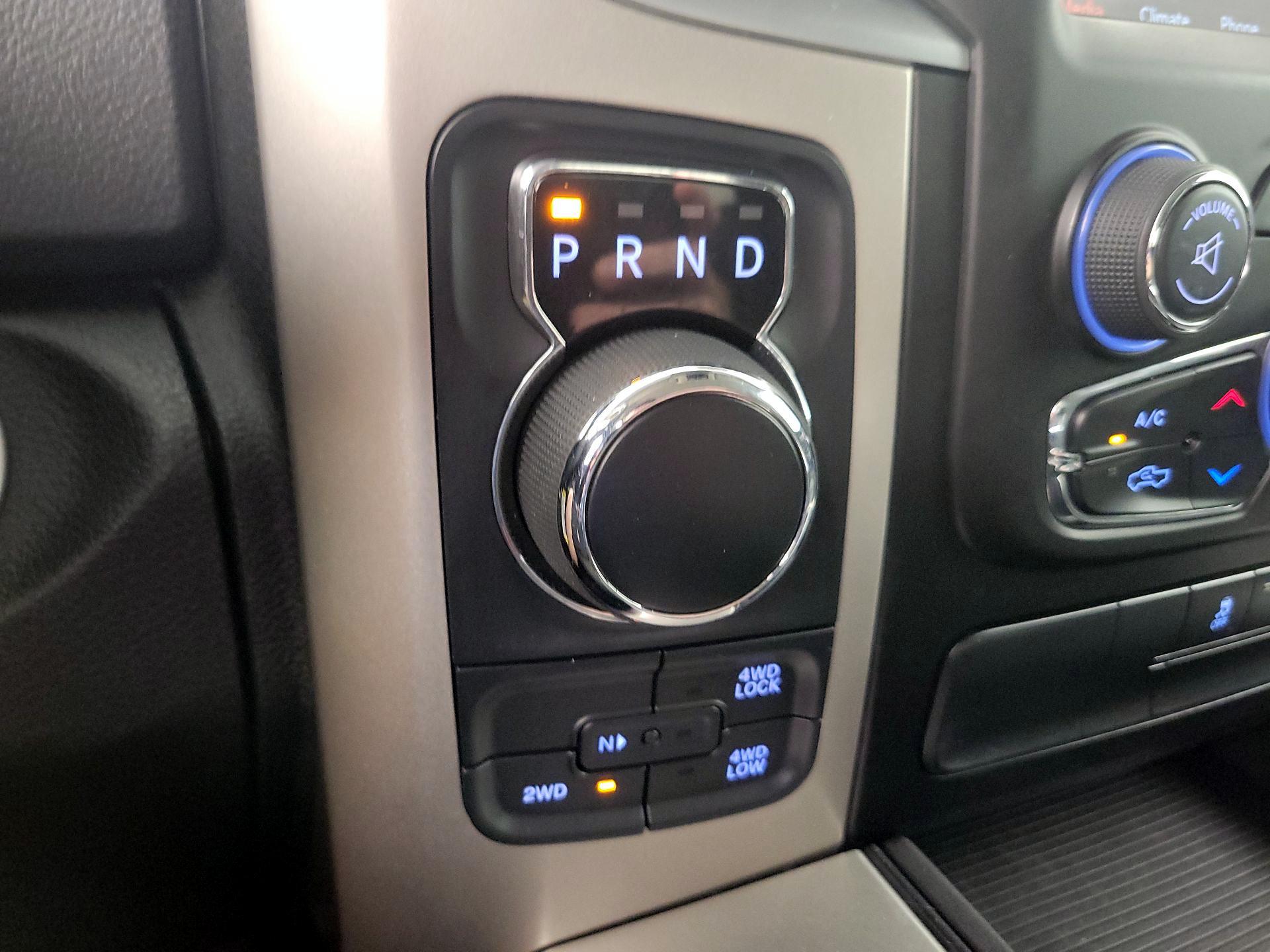 Thumbnail: 2020 RAM 1500 Classic - 17