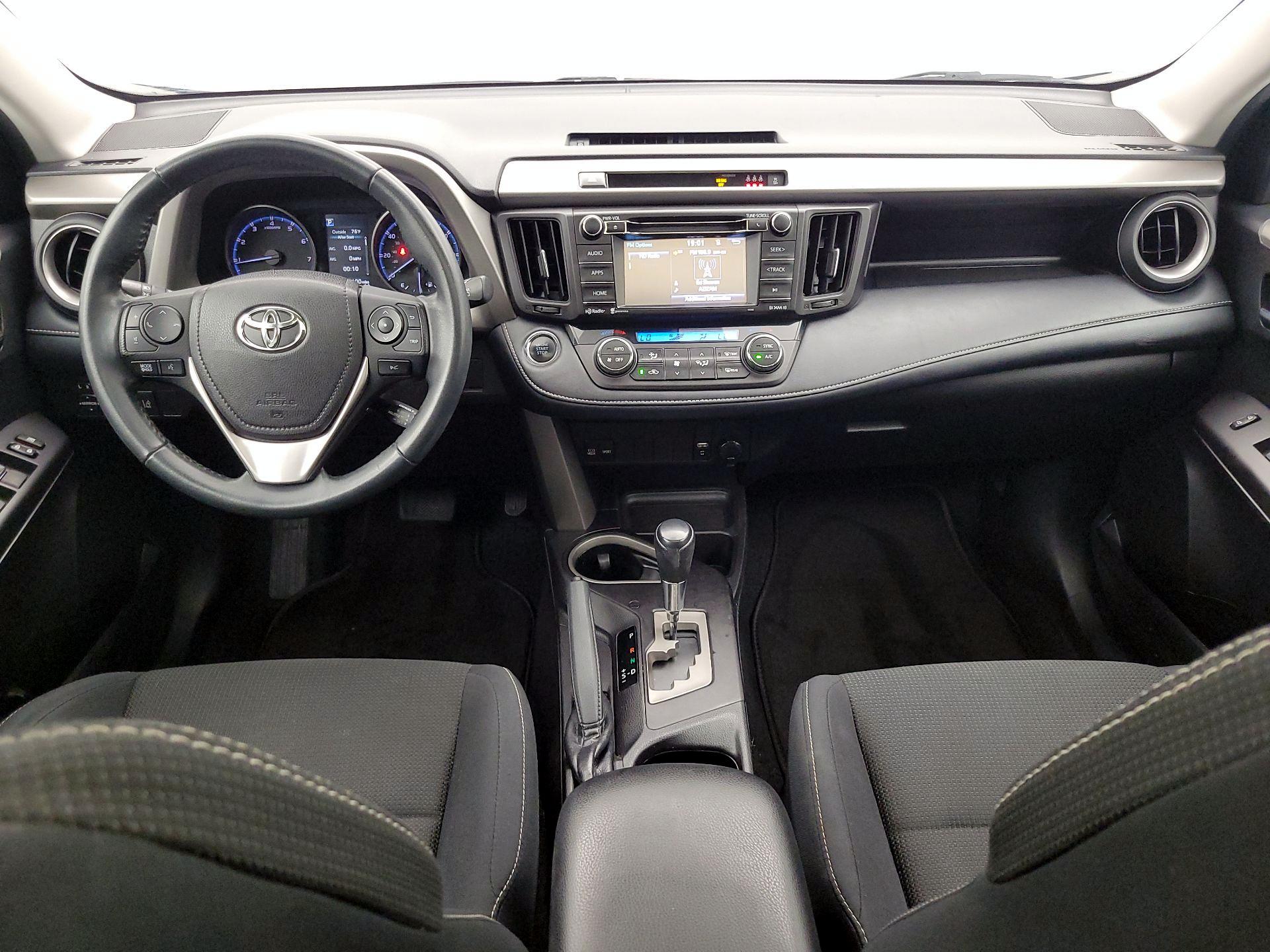 Thumbnail: 2018 Toyota RAV4 - 9