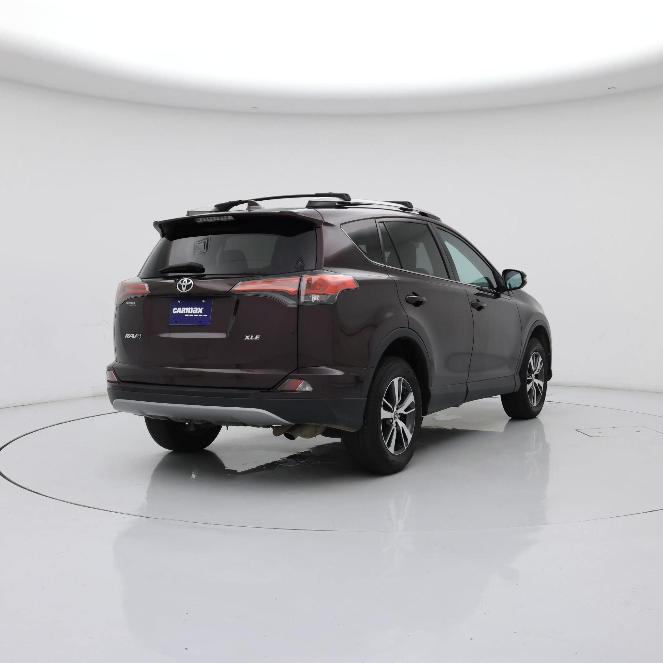 Thumbnail: 2018 Toyota RAV4 - 8
