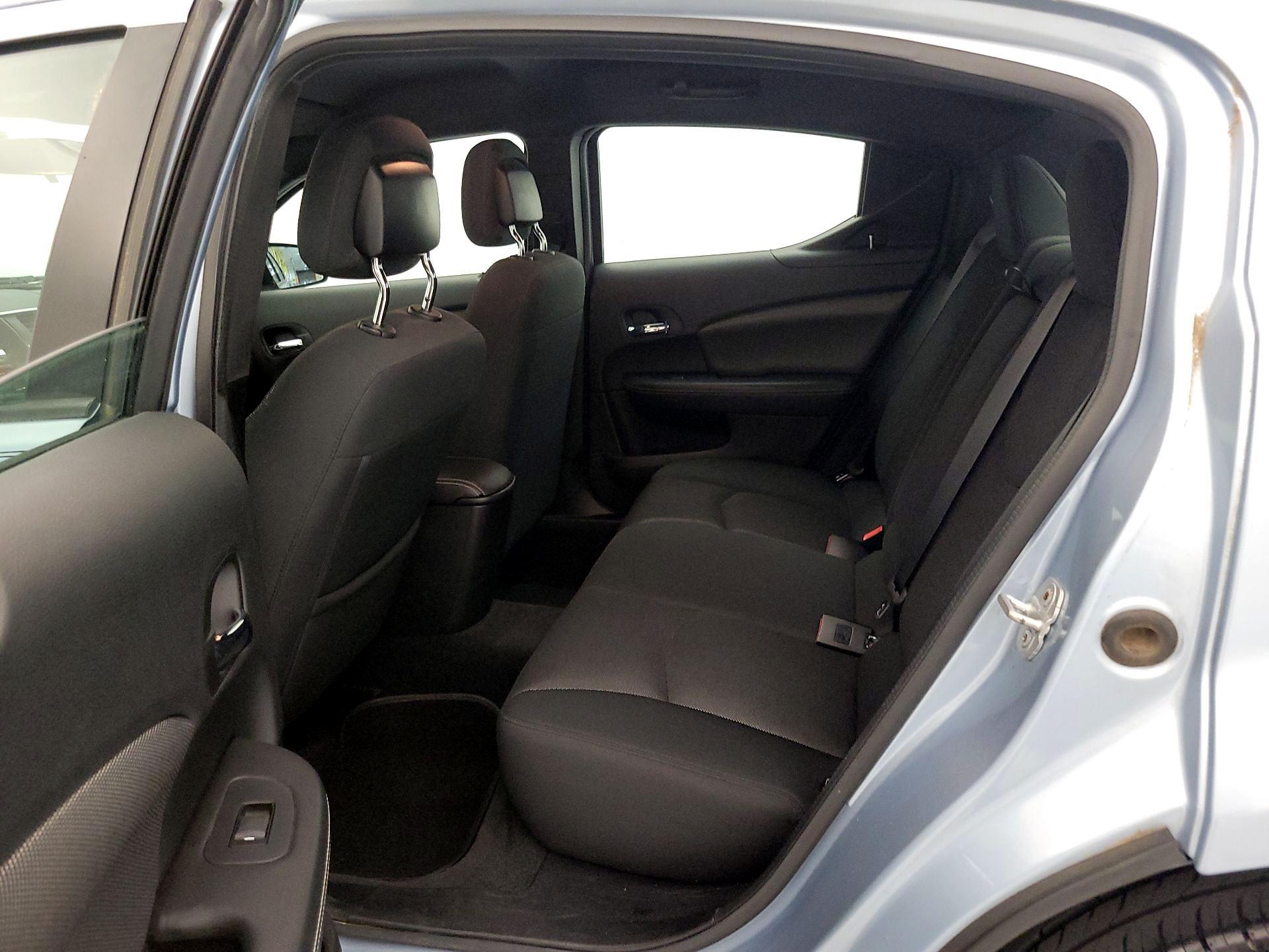 Thumbnail: 2013 Dodge Avenger - 16