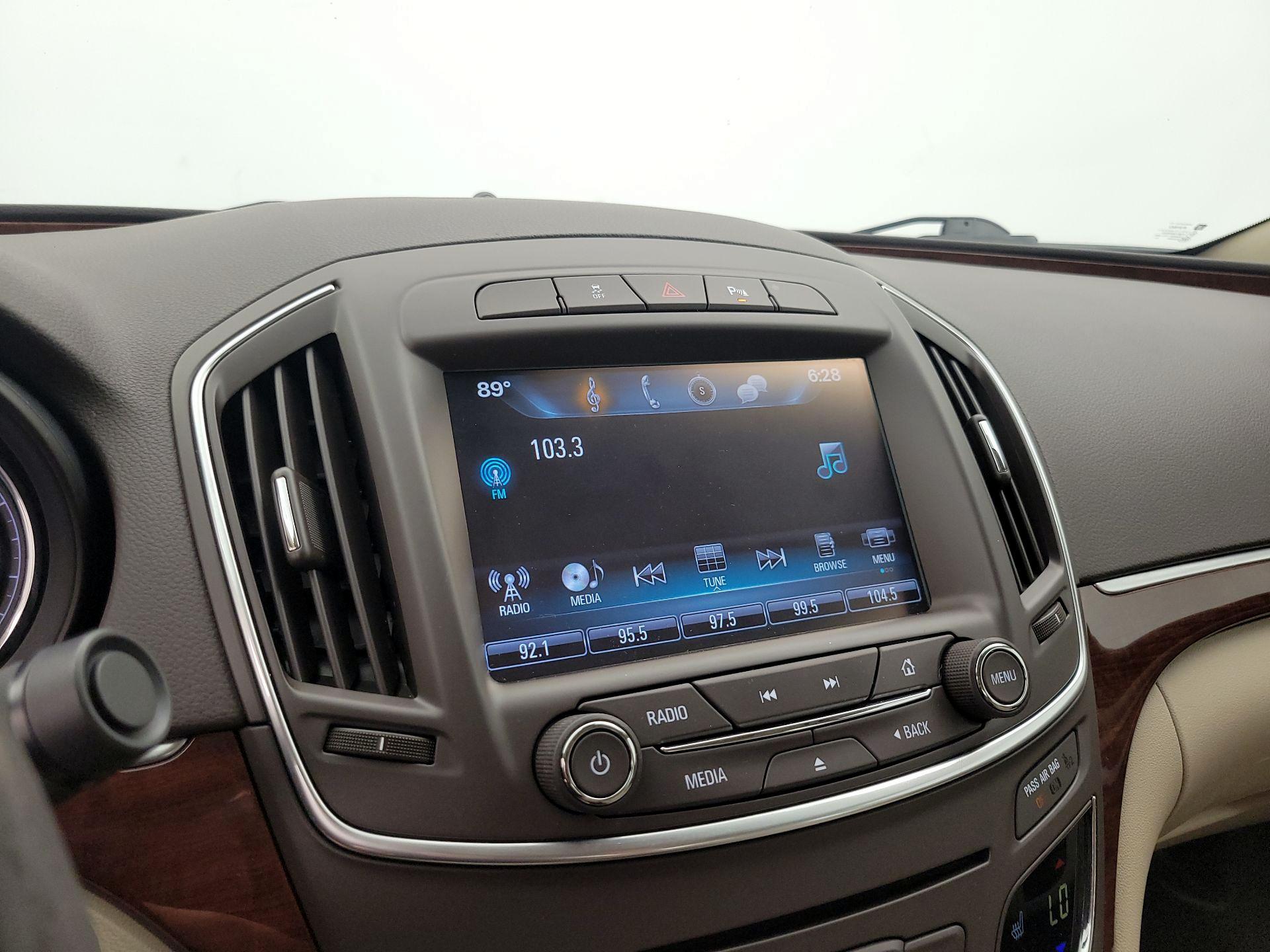 Thumbnail: 2017 Buick Regal - 16