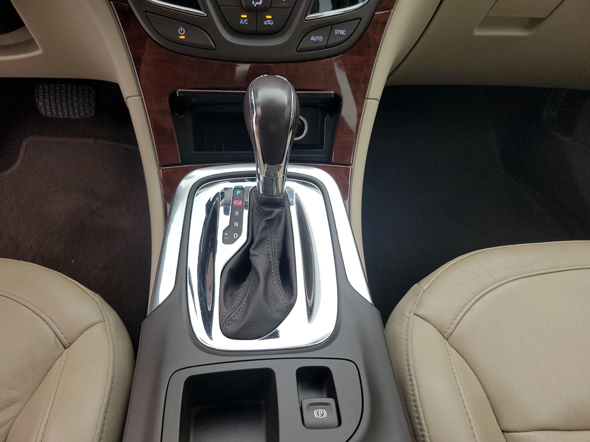 Thumbnail: 2017 Buick Regal - 18