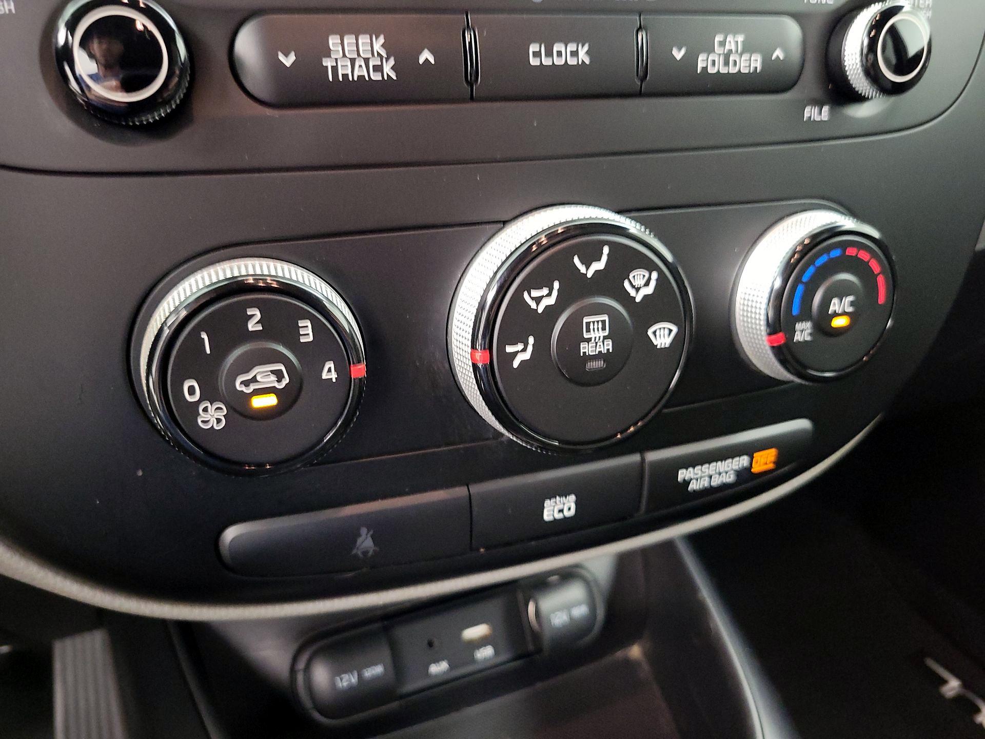 Thumbnail: 2016 Kia Soul - 16