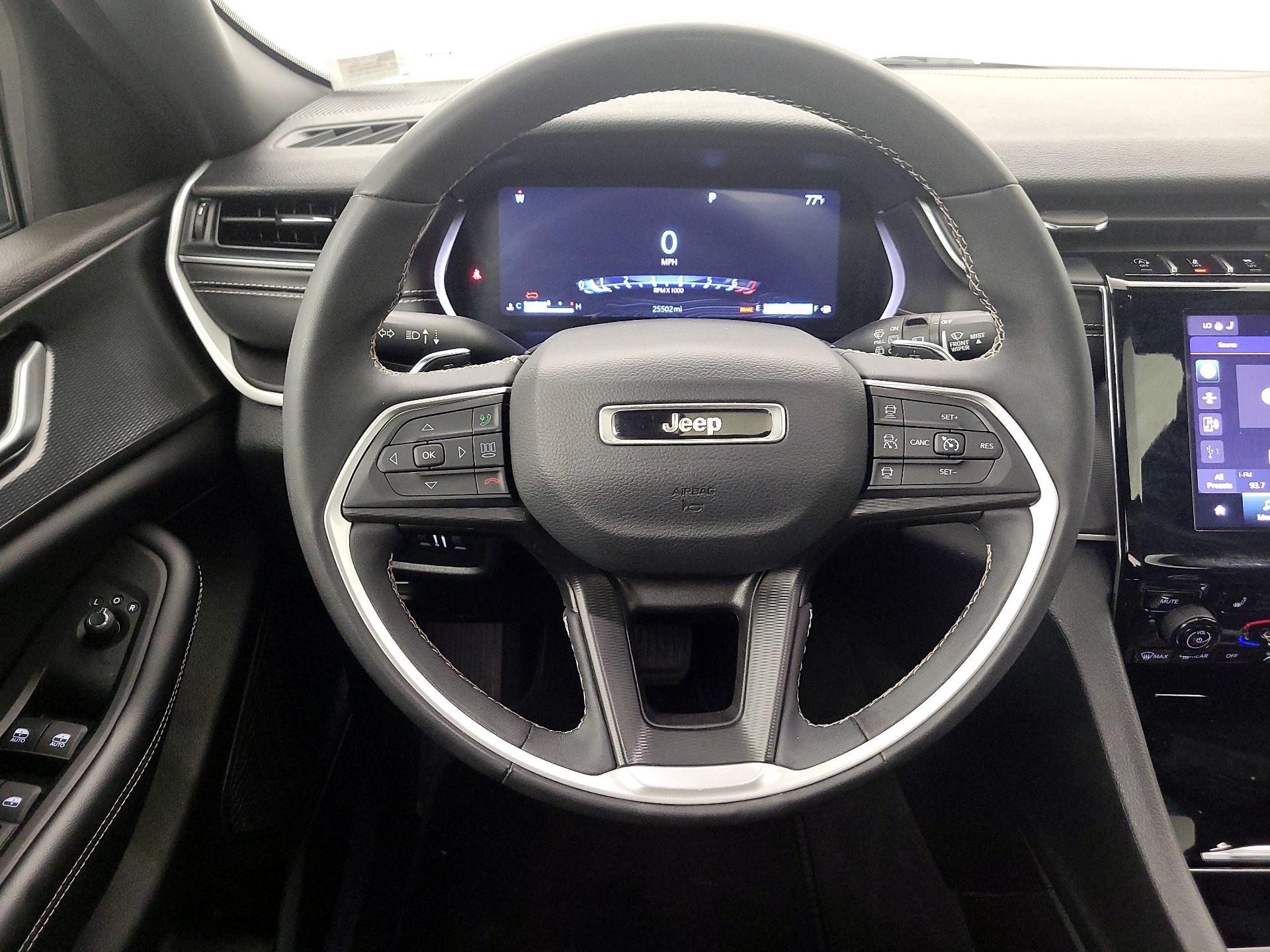 Thumbnail: 2023 Jeep Grand Cherokee - 10