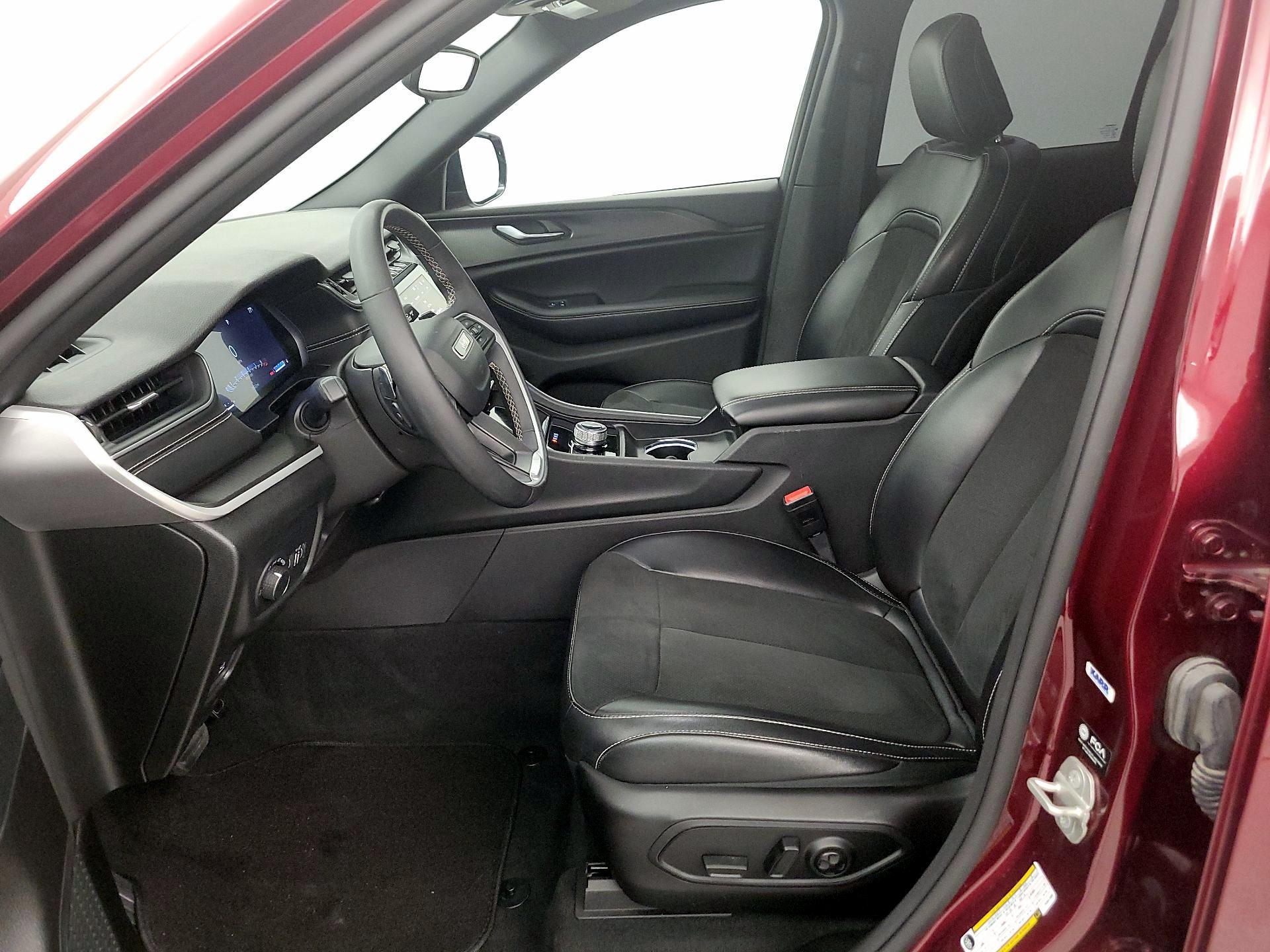 Thumbnail: 2023 Jeep Grand Cherokee - 11